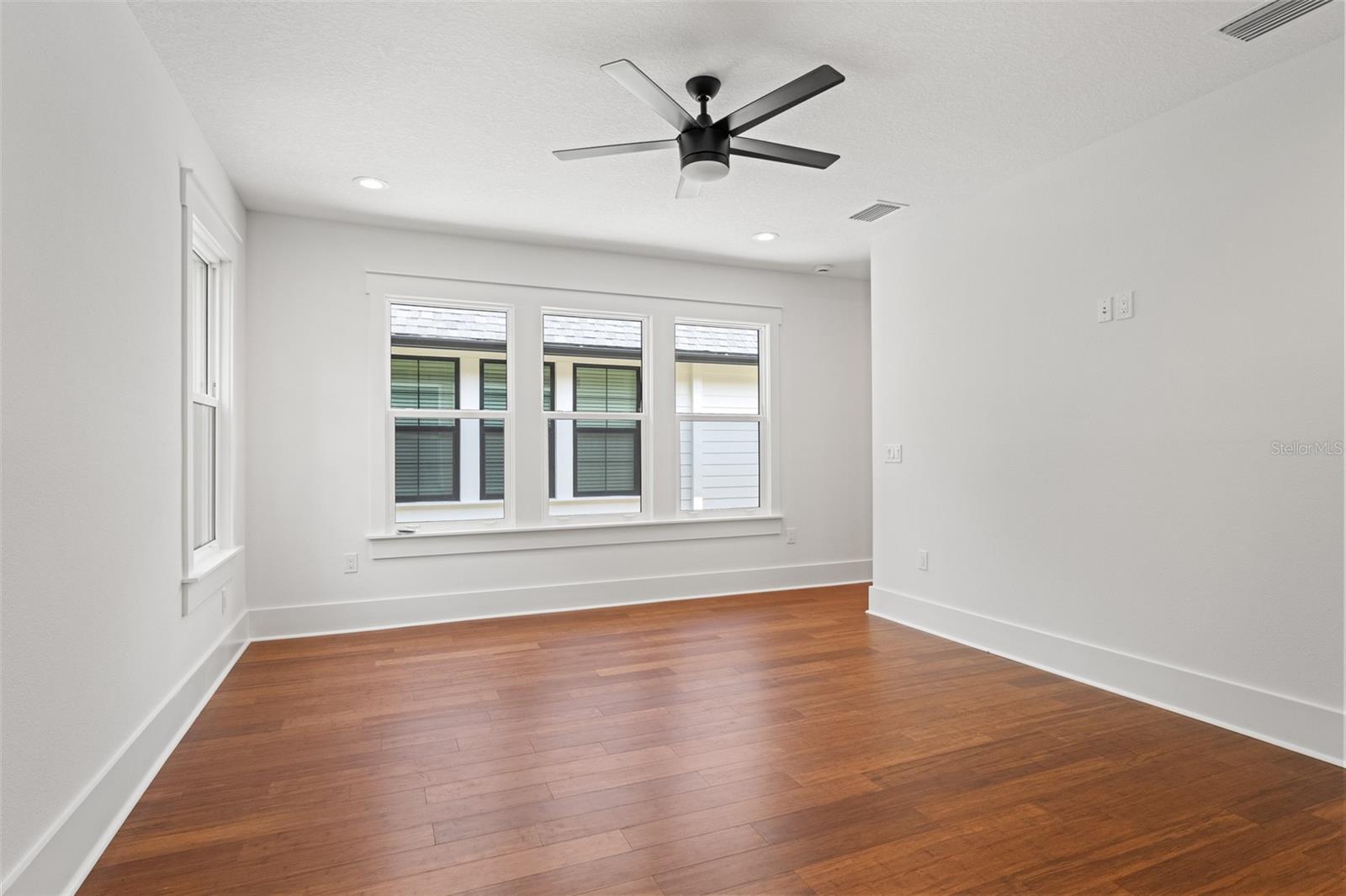 Image 40 of 54 For 115 Hiawatha Street