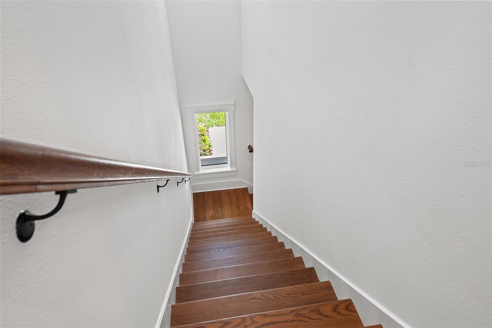 Image 49 of 54 For 115 Hiawatha Street