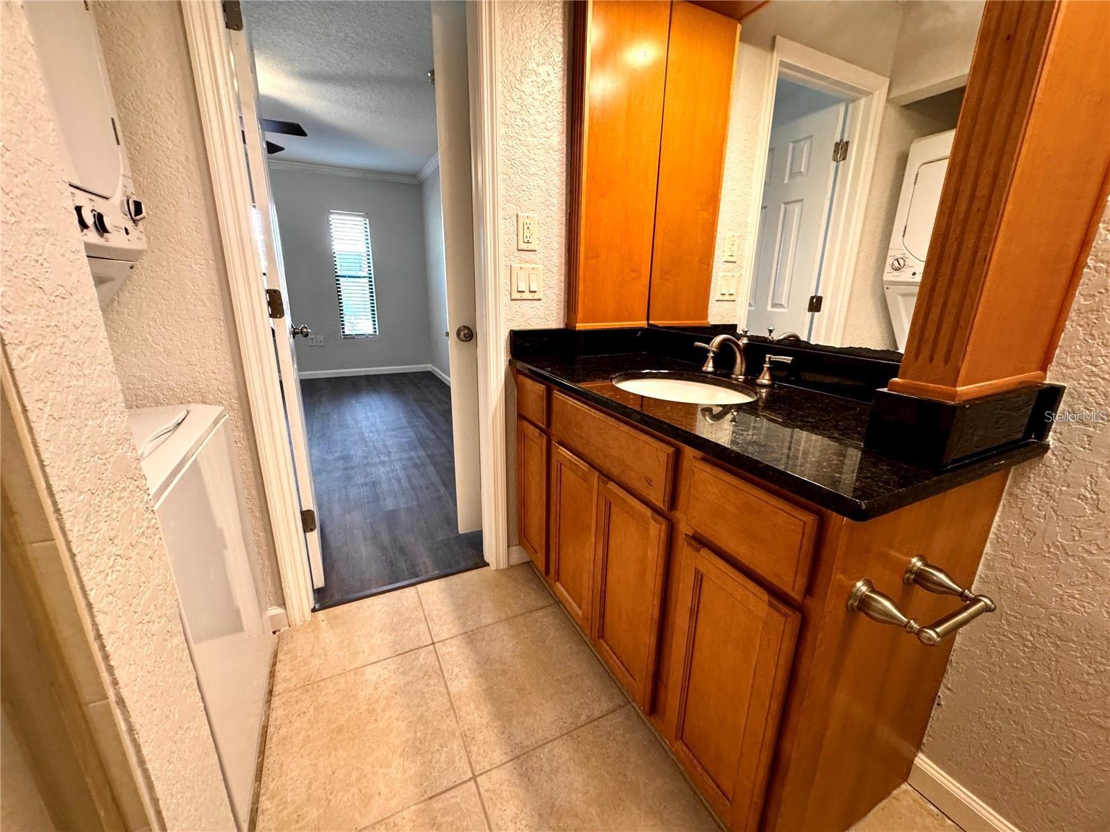 Image 11 of 15 For 720 Lyndhurst Street 1104