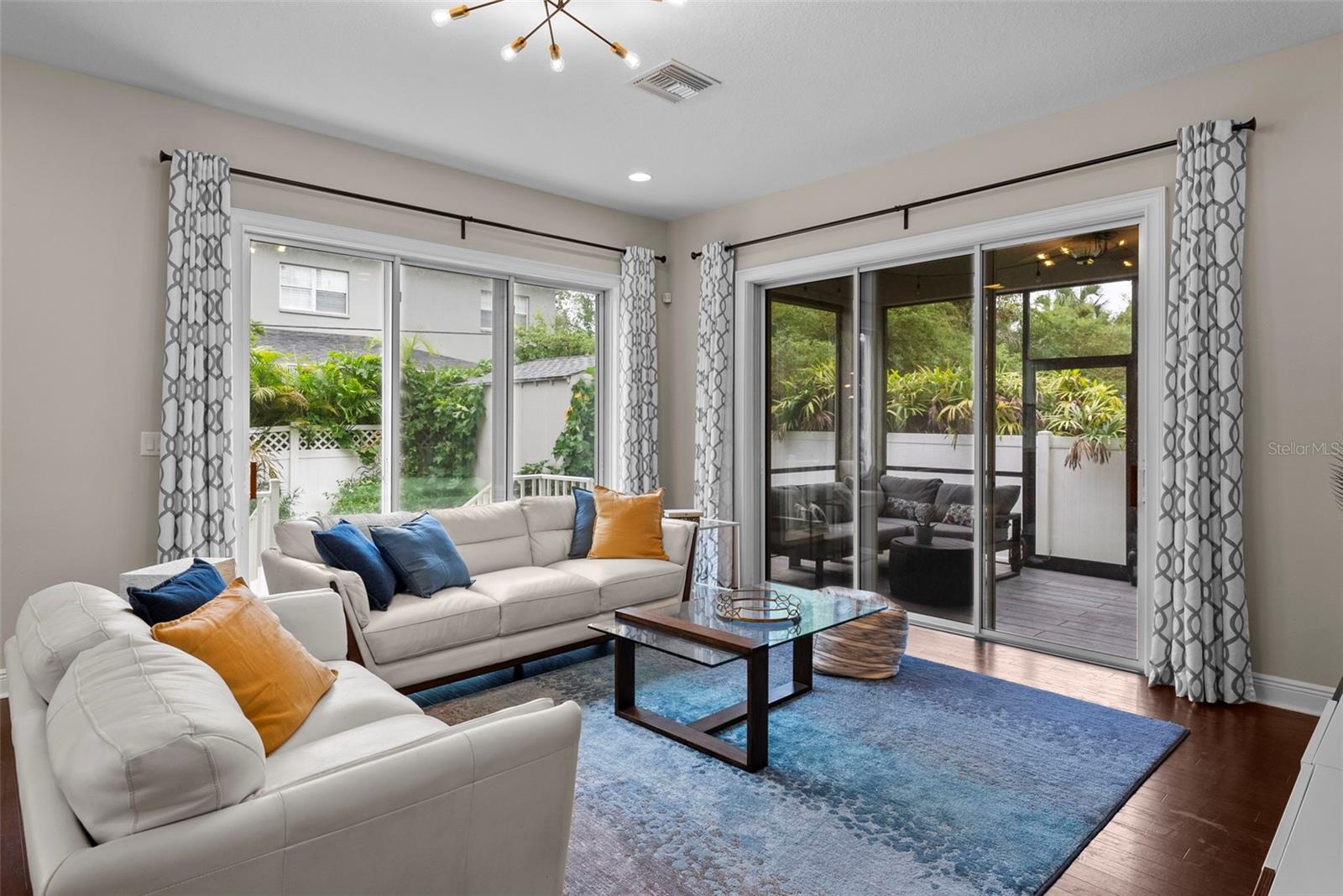 Image 17 of 59 For 4615 El Prado Boulevard