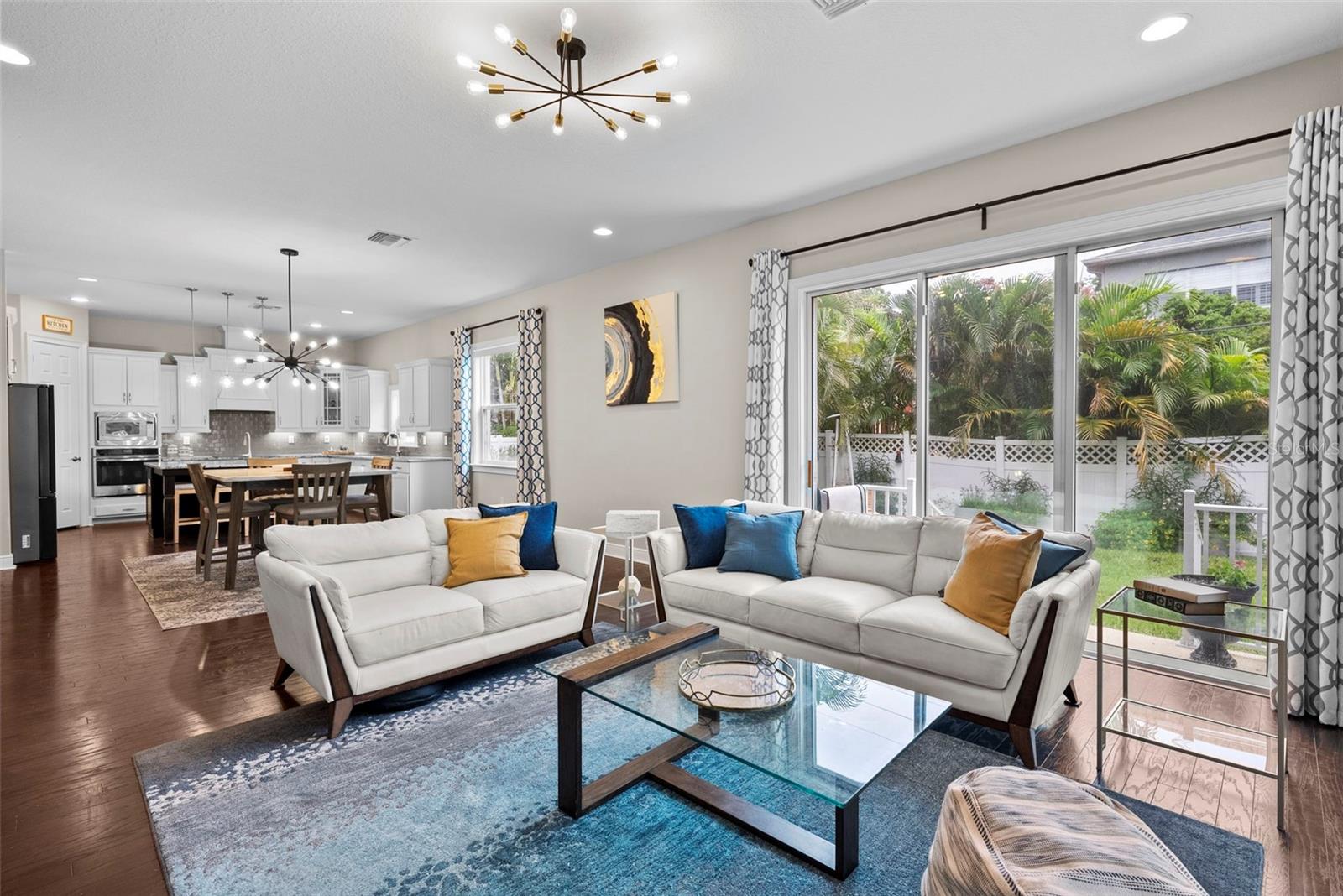 Image 18 of 59 For 4615 El Prado Boulevard