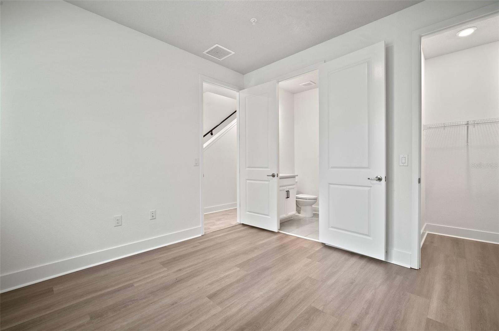 Image 14 of 37 For 2511 Grady Avenue 43
