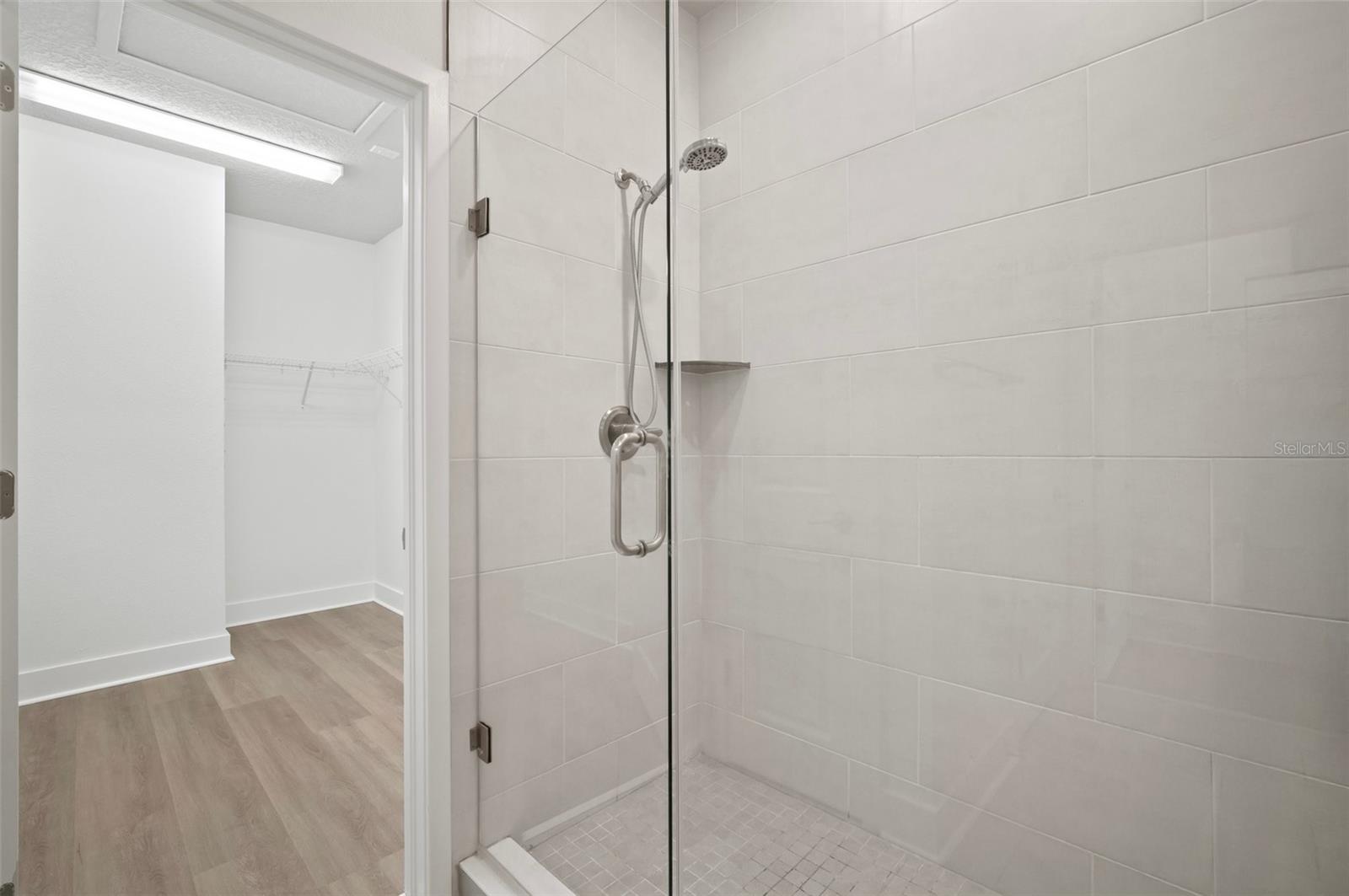 Image 31 of 37 For 2511 Grady Avenue 43