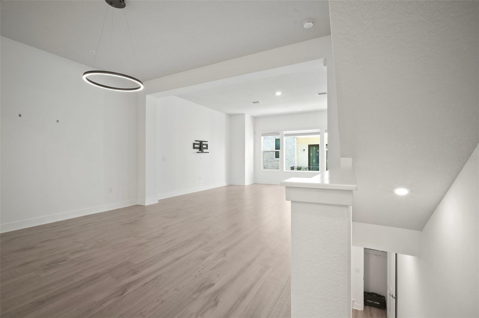 Image 5 of 37 For 2511 Grady Avenue 43