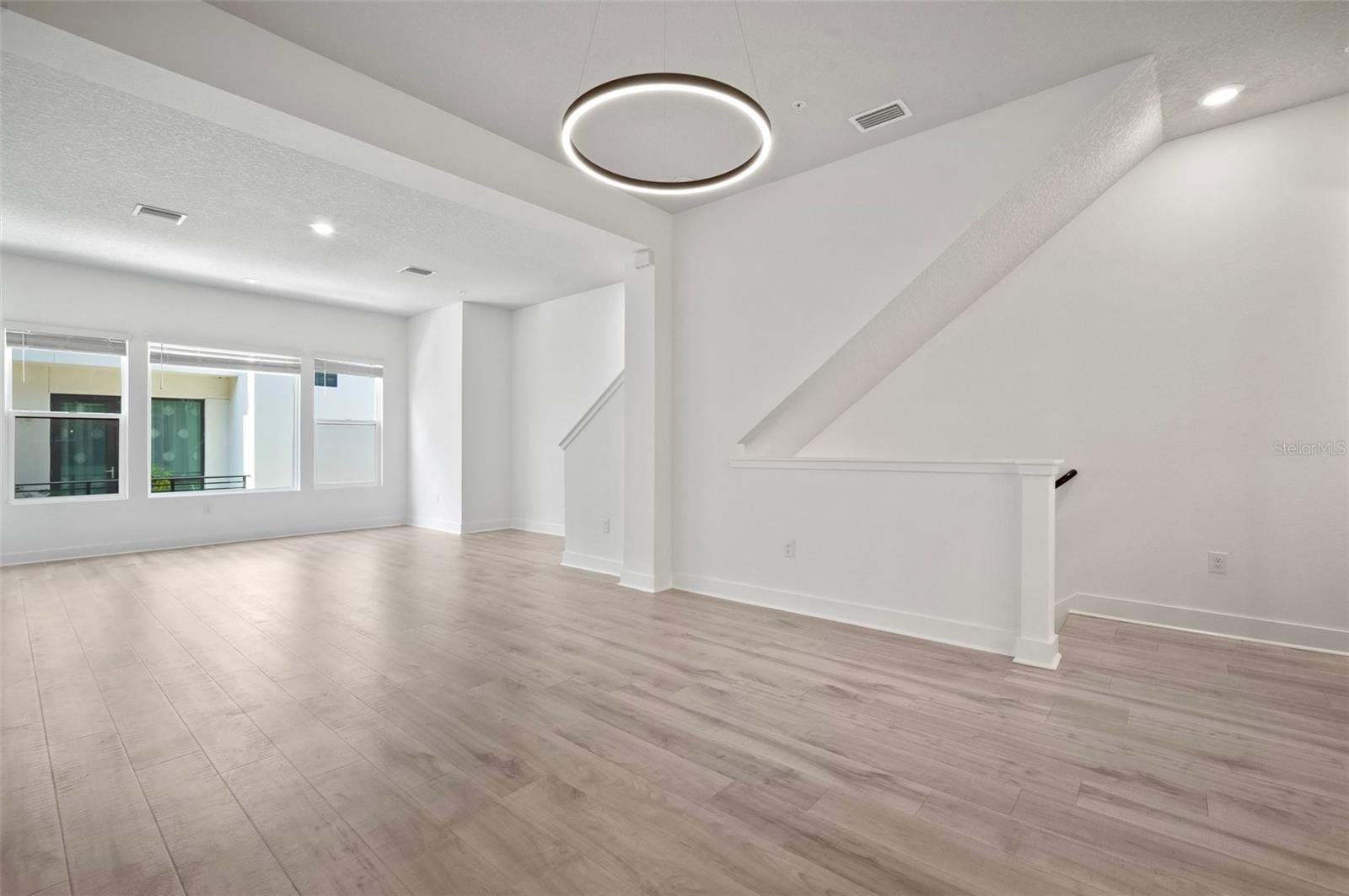 Image 6 of 37 For 2511 Grady Avenue 43