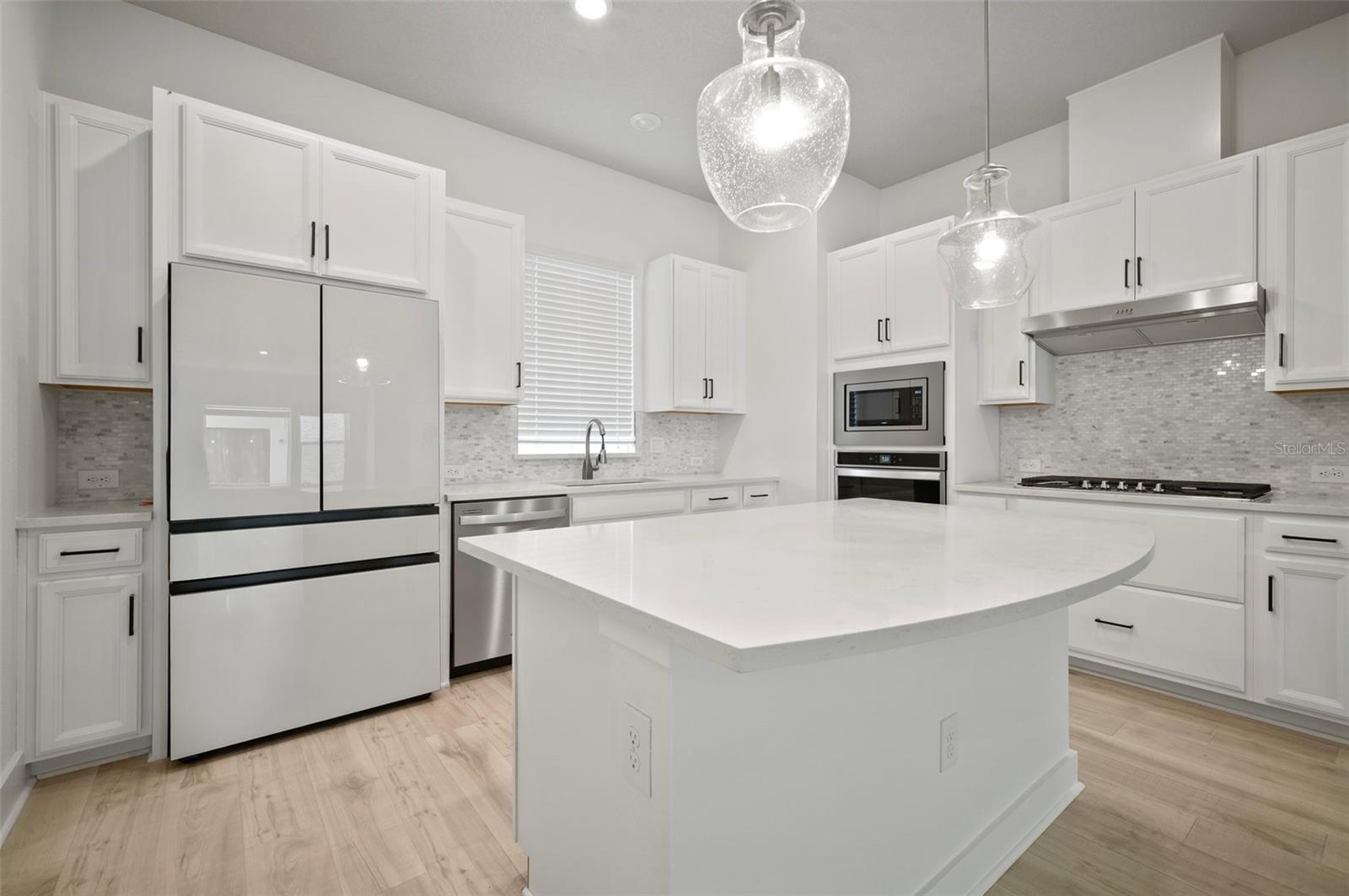 Image 7 of 37 For 2511 Grady Avenue 43