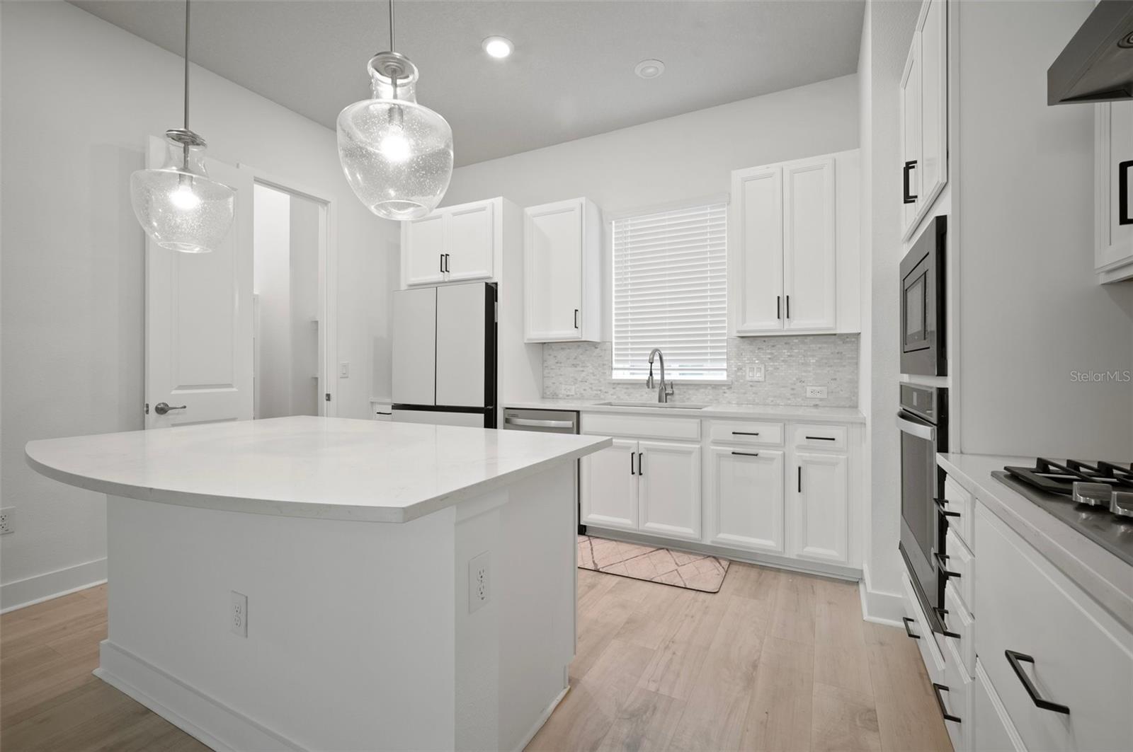 Image 9 of 37 For 2511 Grady Avenue 43