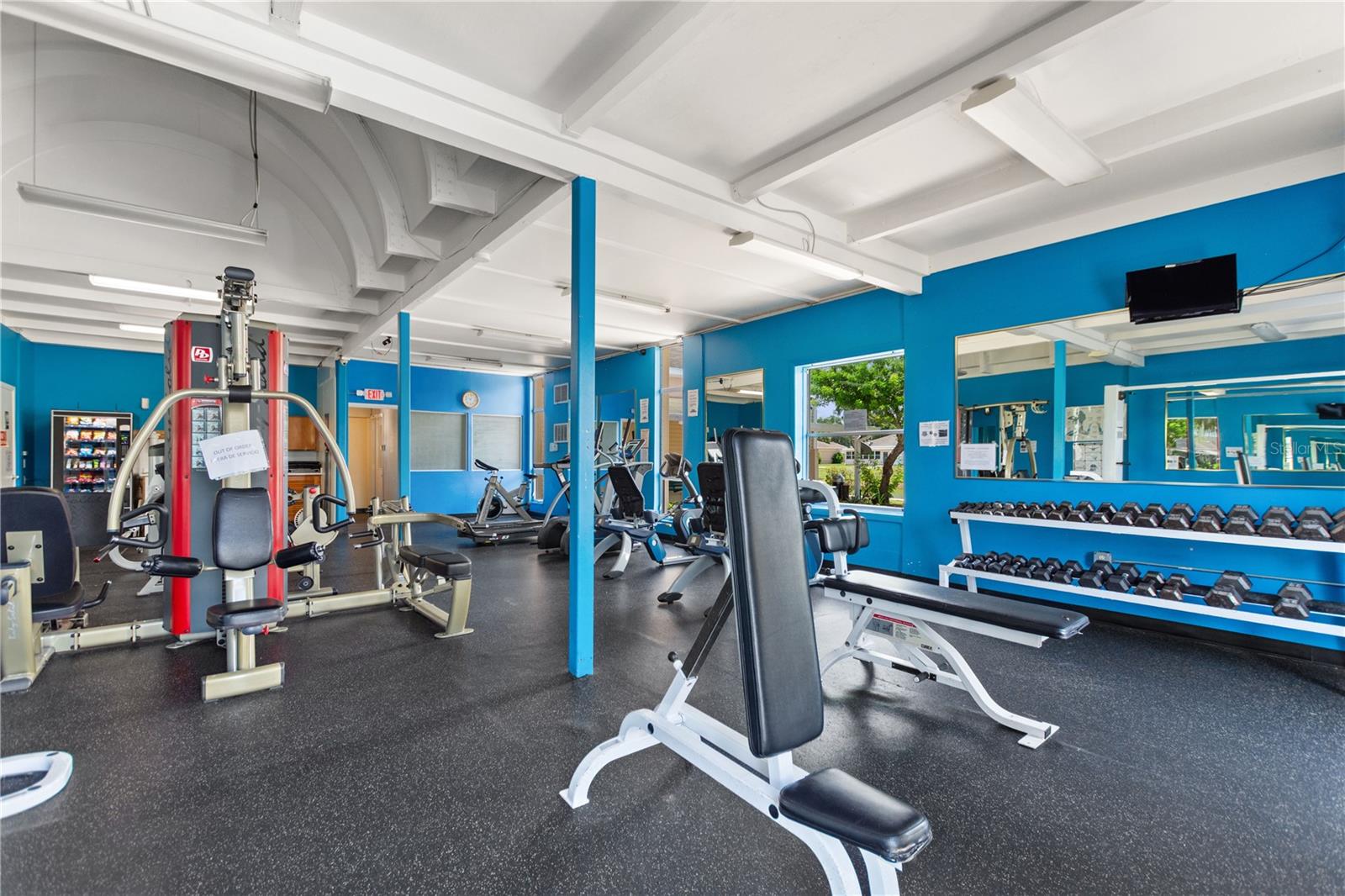 Image 74 of 76 For 4603 Club Circle