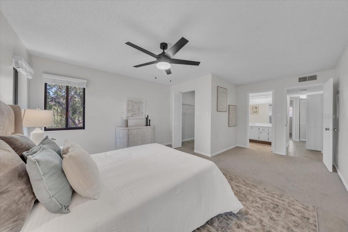 Image 19 of 37 For 2681 Sabal Springs Circle 204