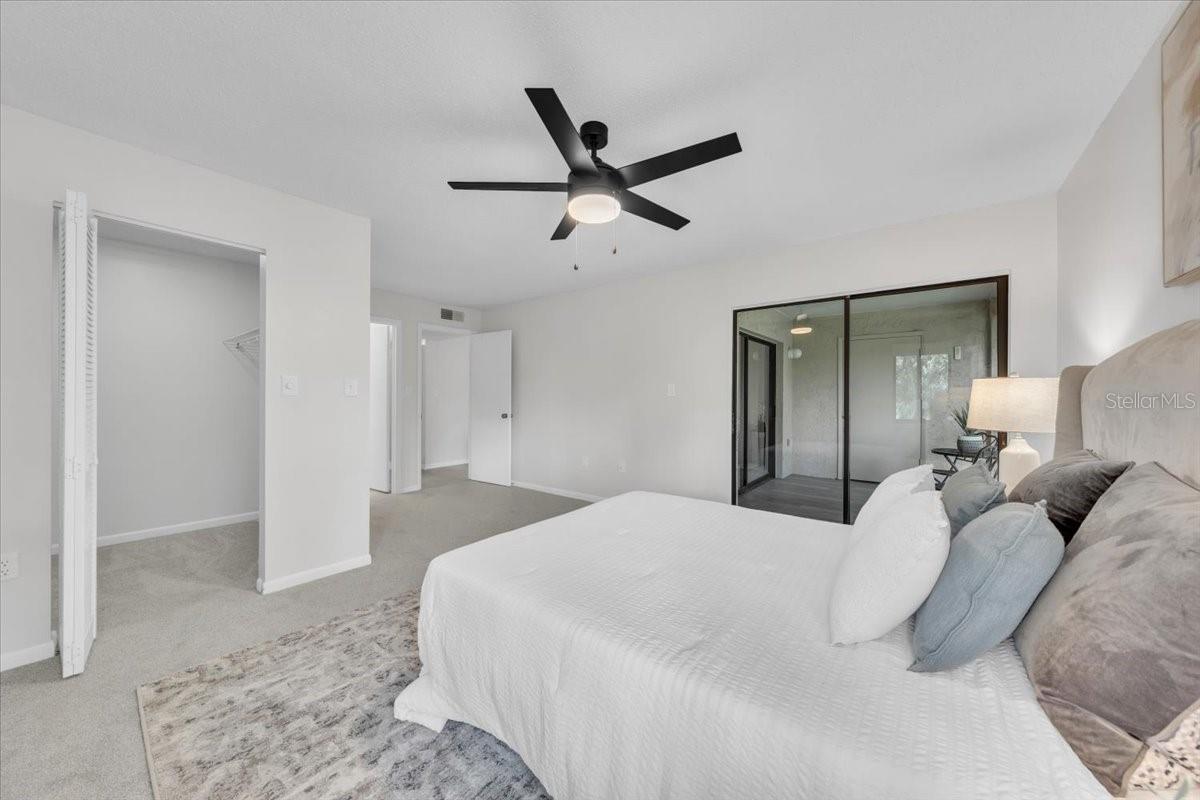 Image 20 of 37 For 2681 Sabal Springs Circle 204