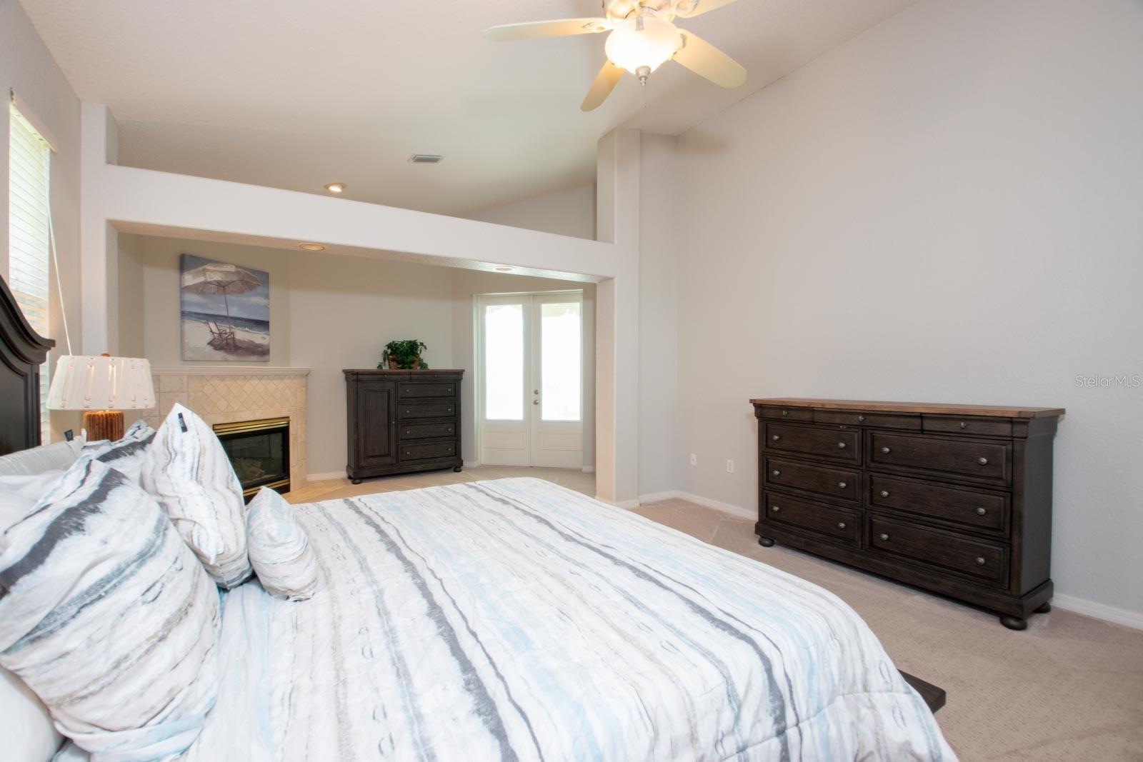 Listing photo id 16 for 916 Bunker View Drive