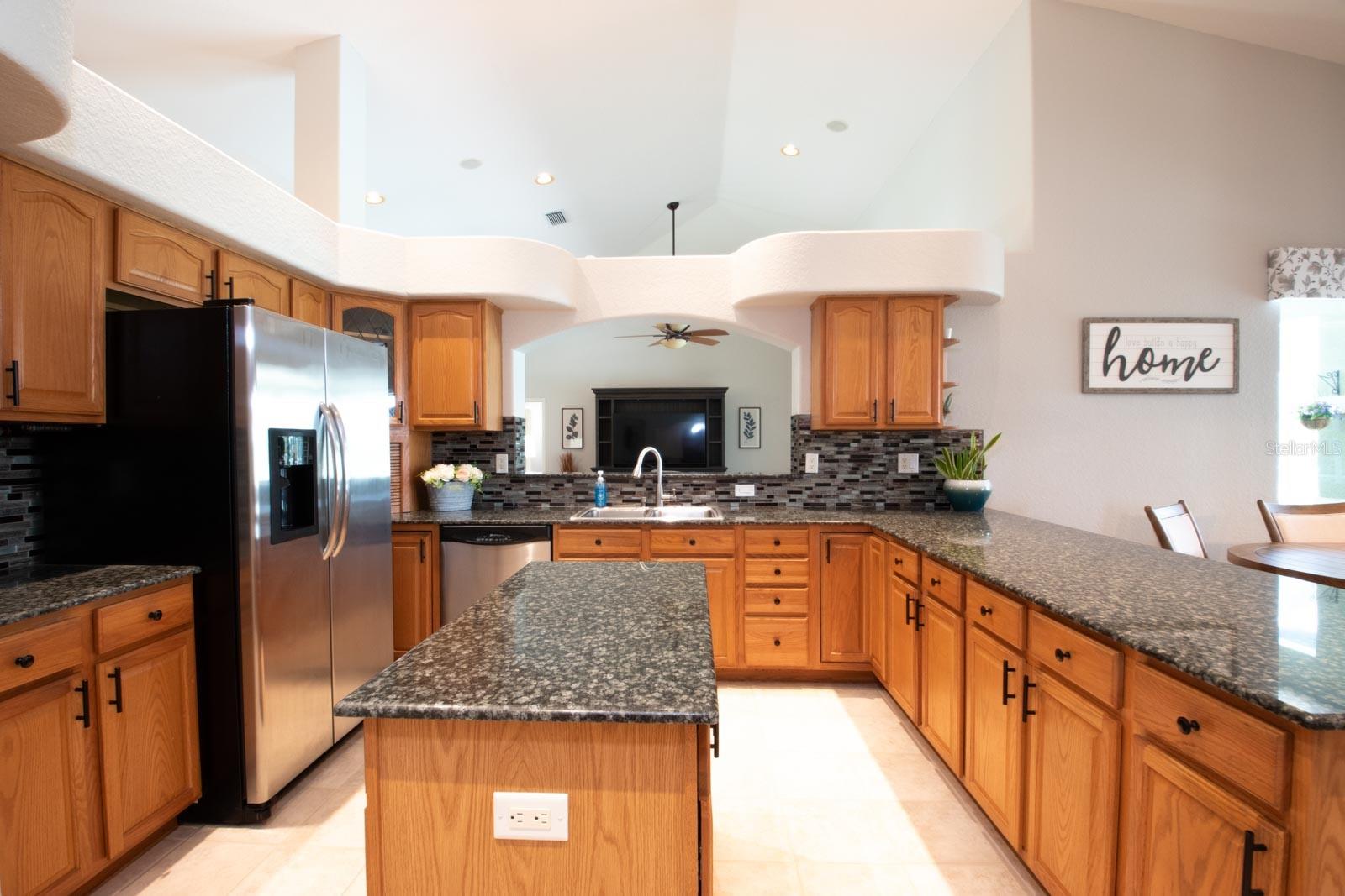 Listing photo id 24 for 916 Bunker View Drive