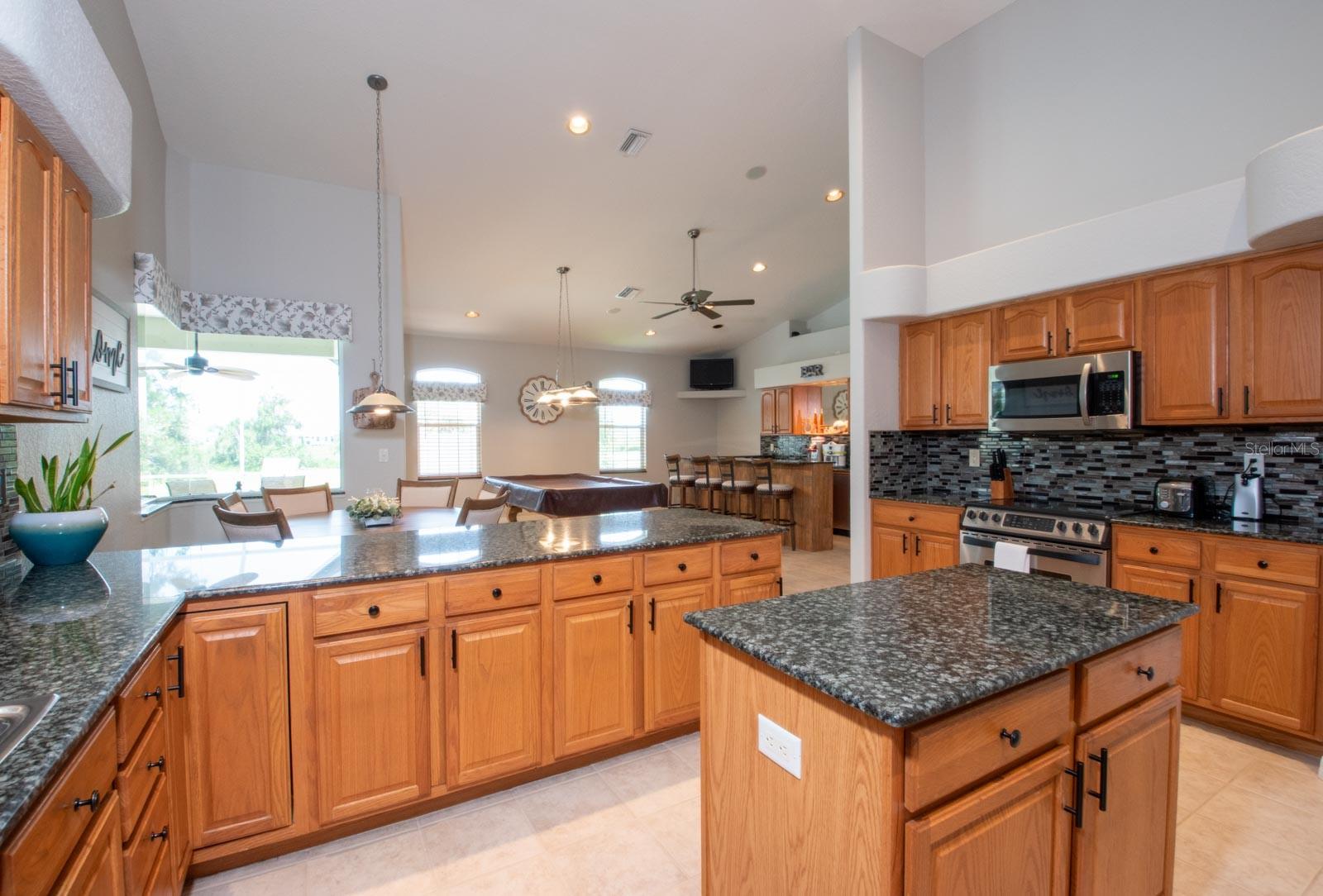 Listing photo id 26 for 916 Bunker View Drive
