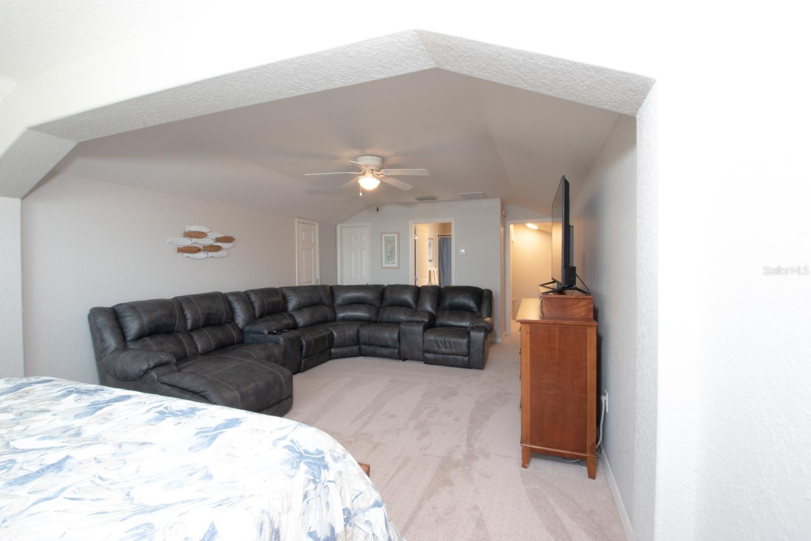 Listing photo id 37 for 916 Bunker View Drive