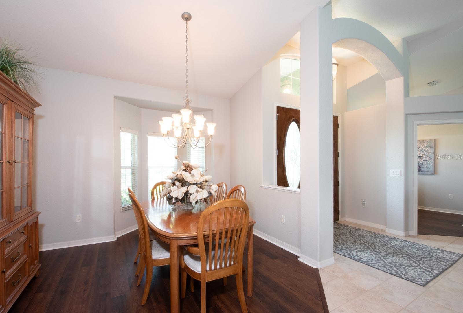 Listing photo id 7 for 916 Bunker View Drive