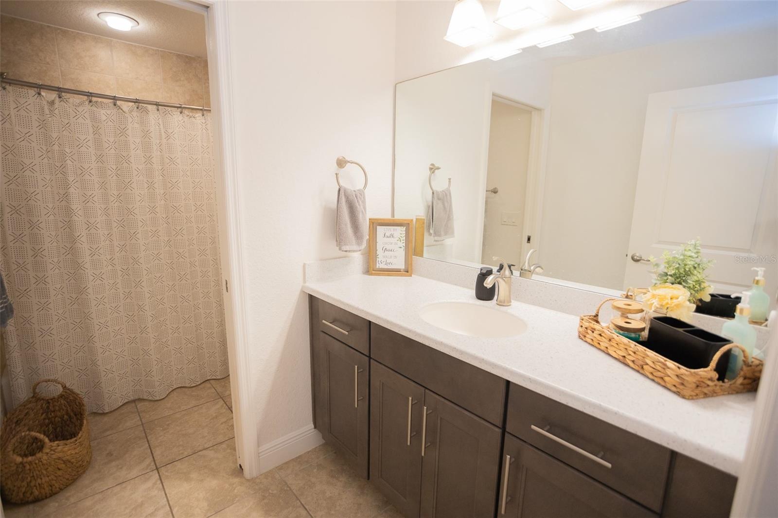 Image 10 of 18 For 10274 Julia Isles Avenue