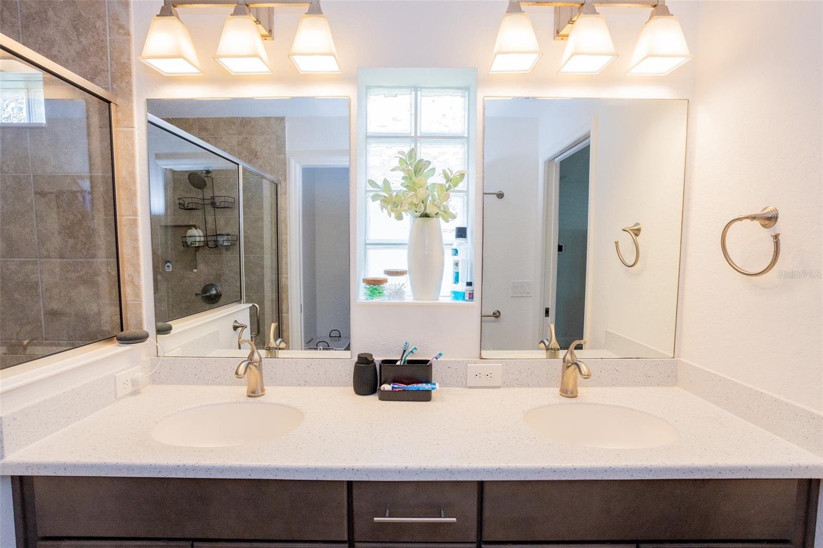 Image 17 of 18 For 10274 Julia Isles Avenue