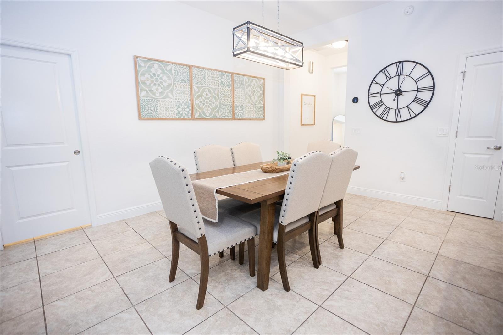 Image 7 of 18 For 10274 Julia Isles Avenue