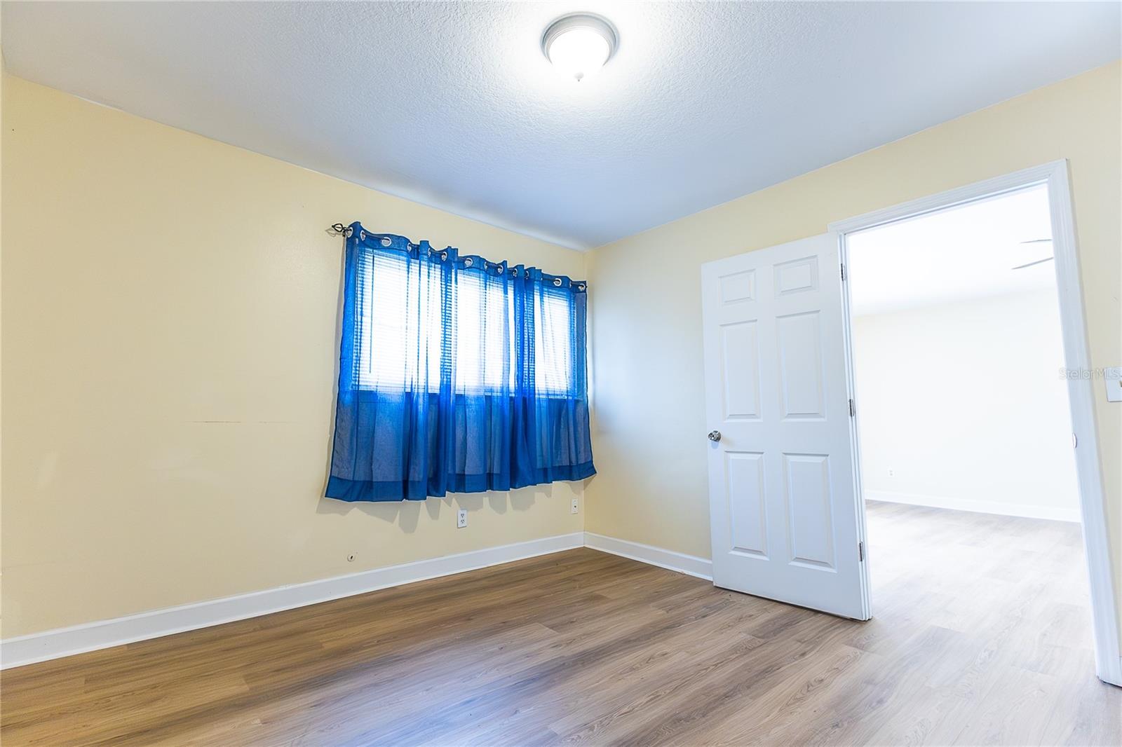 Image 14 of 21 For 6332 Newtown Circle 32b2