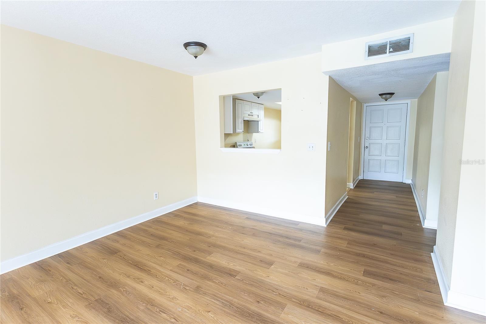 Image 5 of 21 For 6332 Newtown Circle 32b2