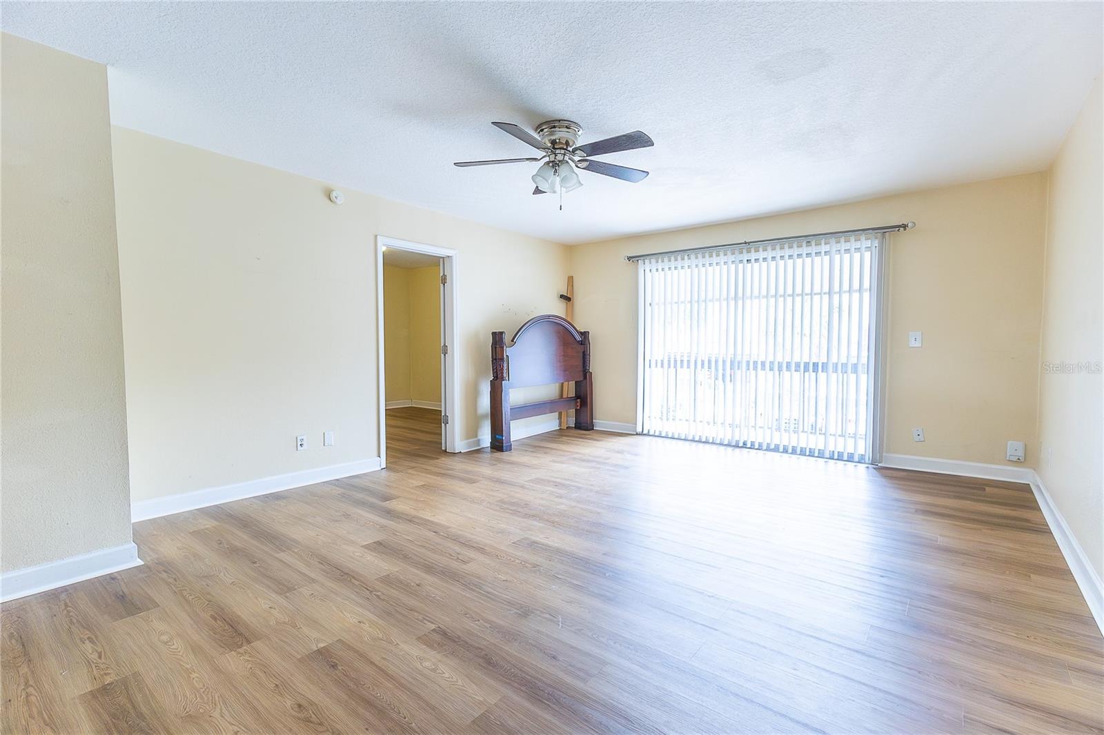 Image 6 of 21 For 6332 Newtown Circle 32b2