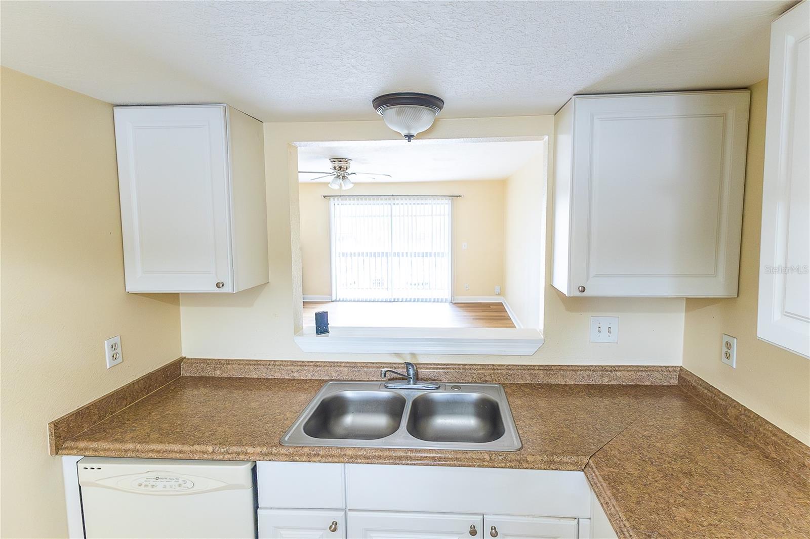 Image 9 of 21 For 6332 Newtown Circle 32b2