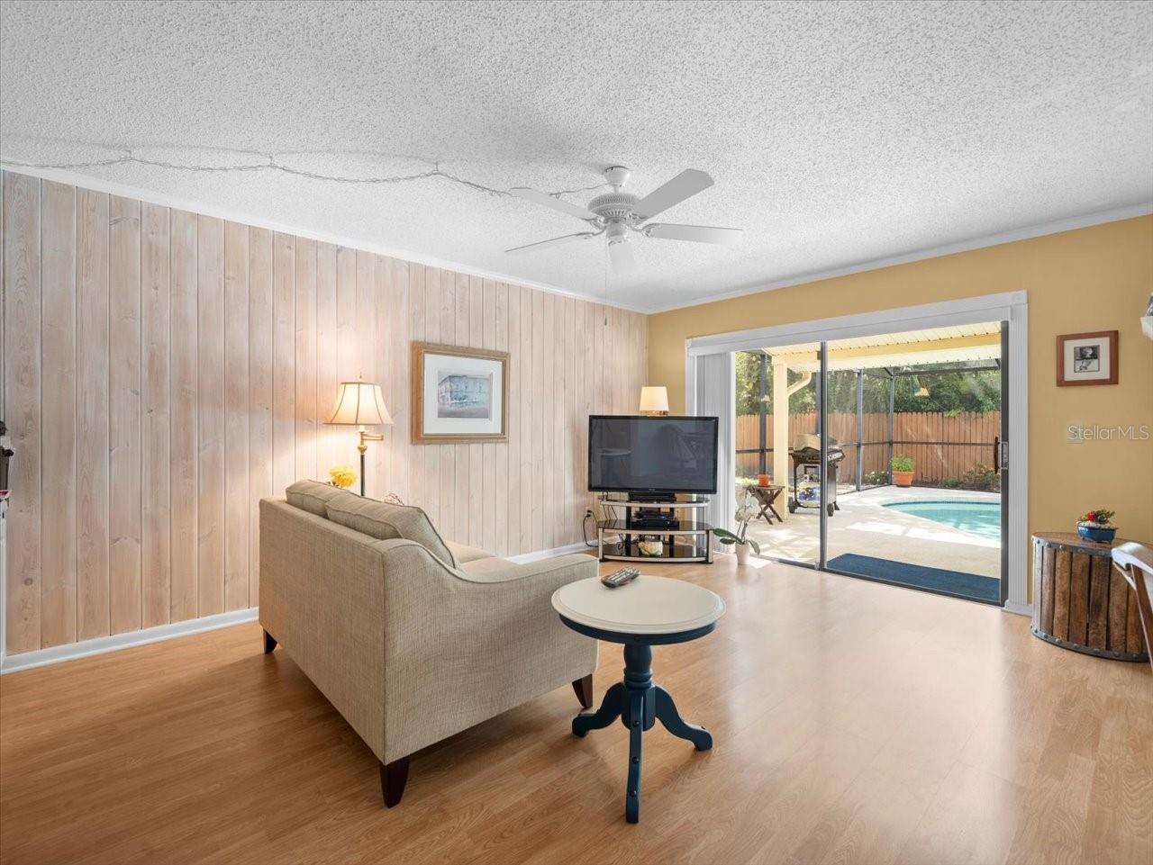 Image 19 of 35 For 15711 Springmoss Lane