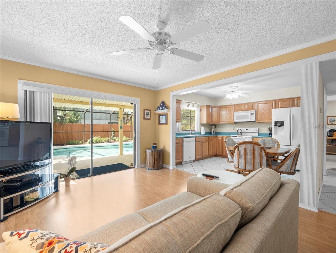 Image 20 of 35 For 15711 Springmoss Lane