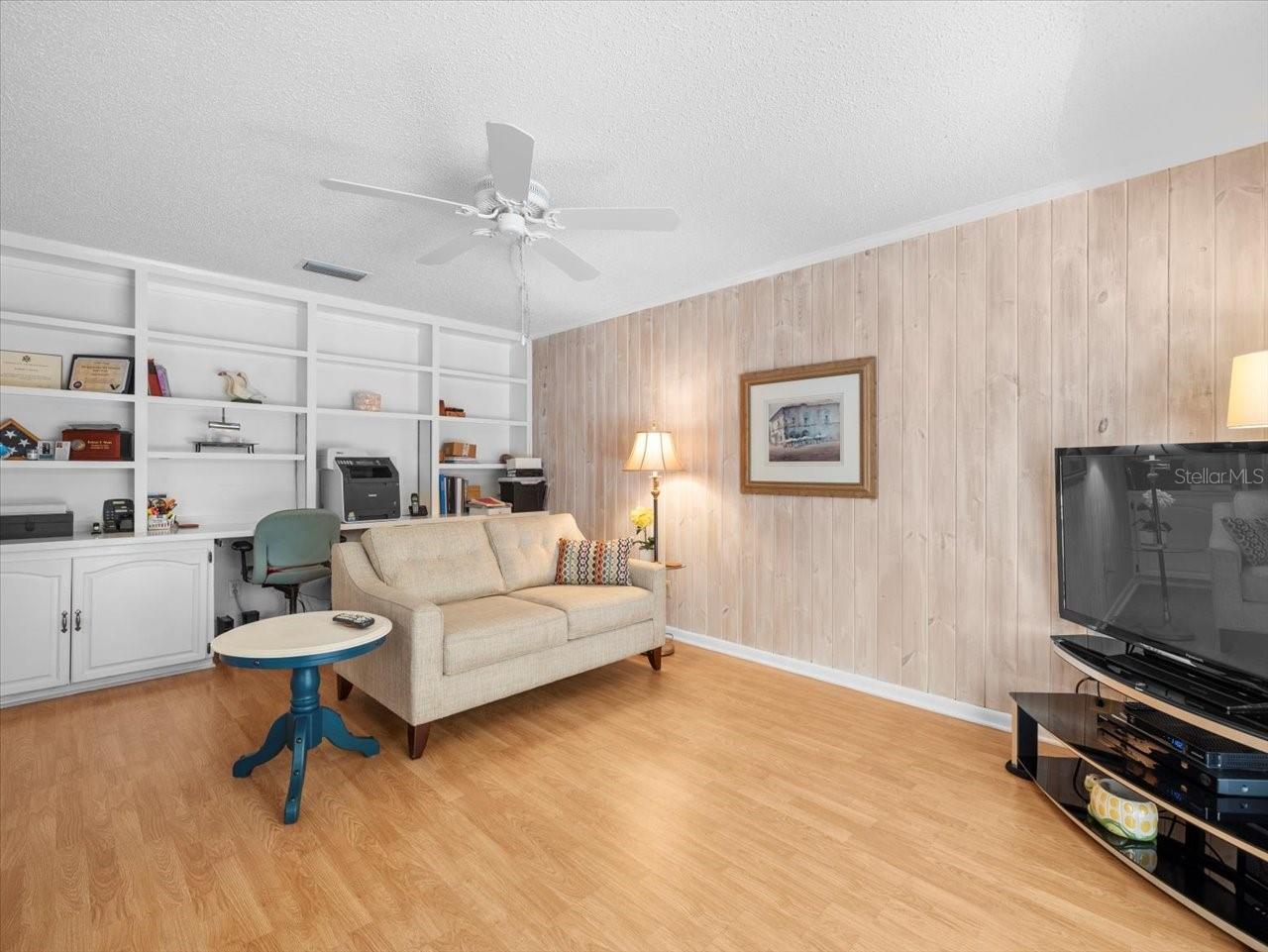 Image 21 of 35 For 15711 Springmoss Lane