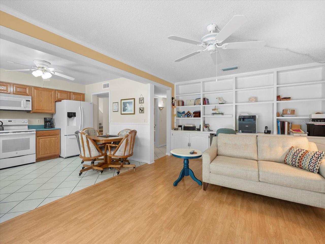Image 22 of 35 For 15711 Springmoss Lane