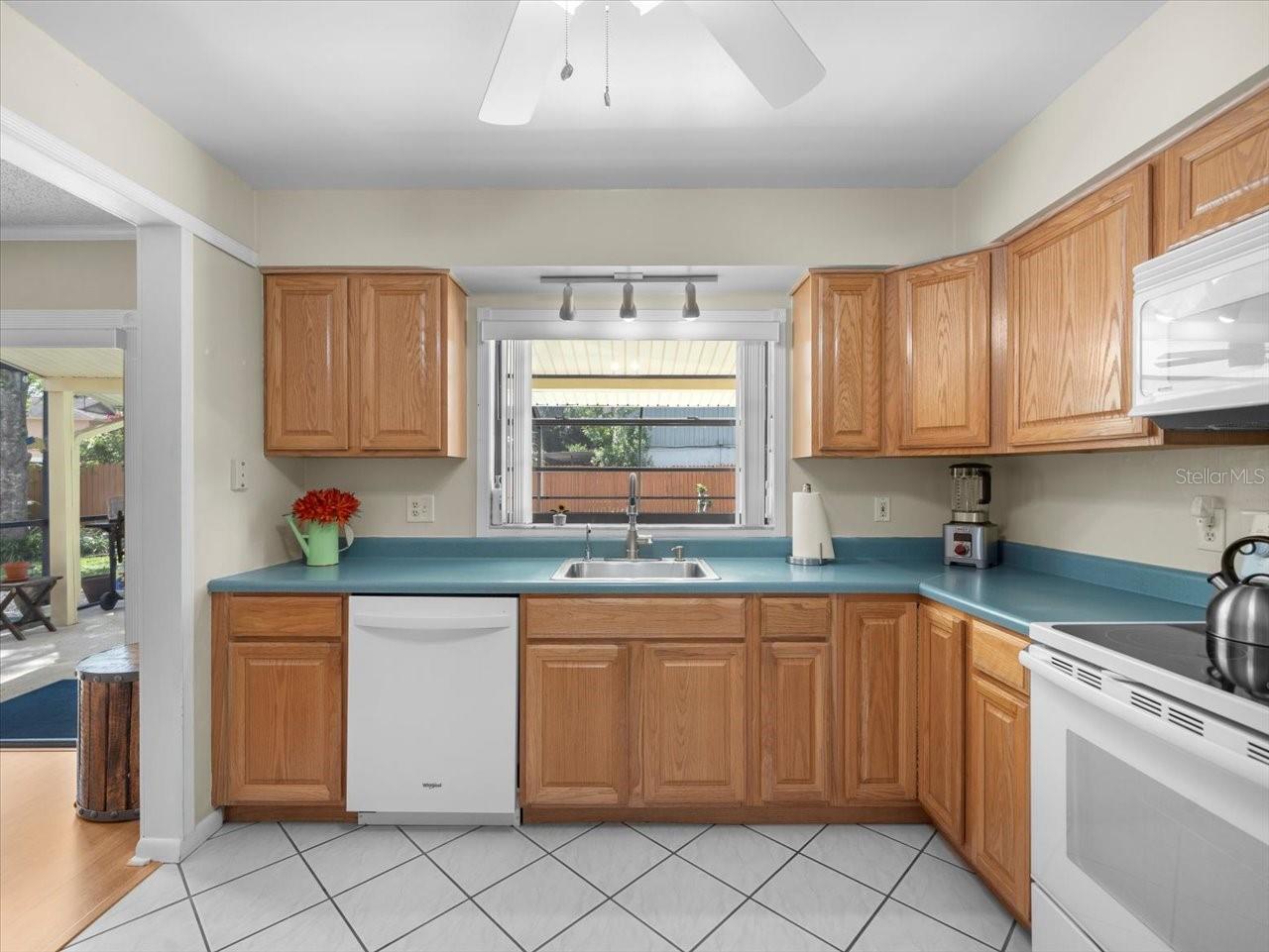 Image 9 of 35 For 15711 Springmoss Lane