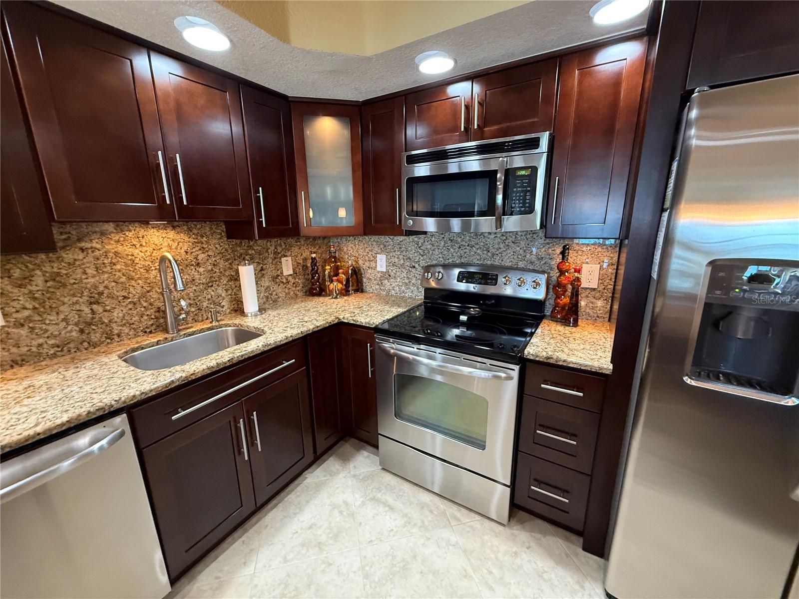 Image 18 of 58 For 855 Bayway Boulevard 908
