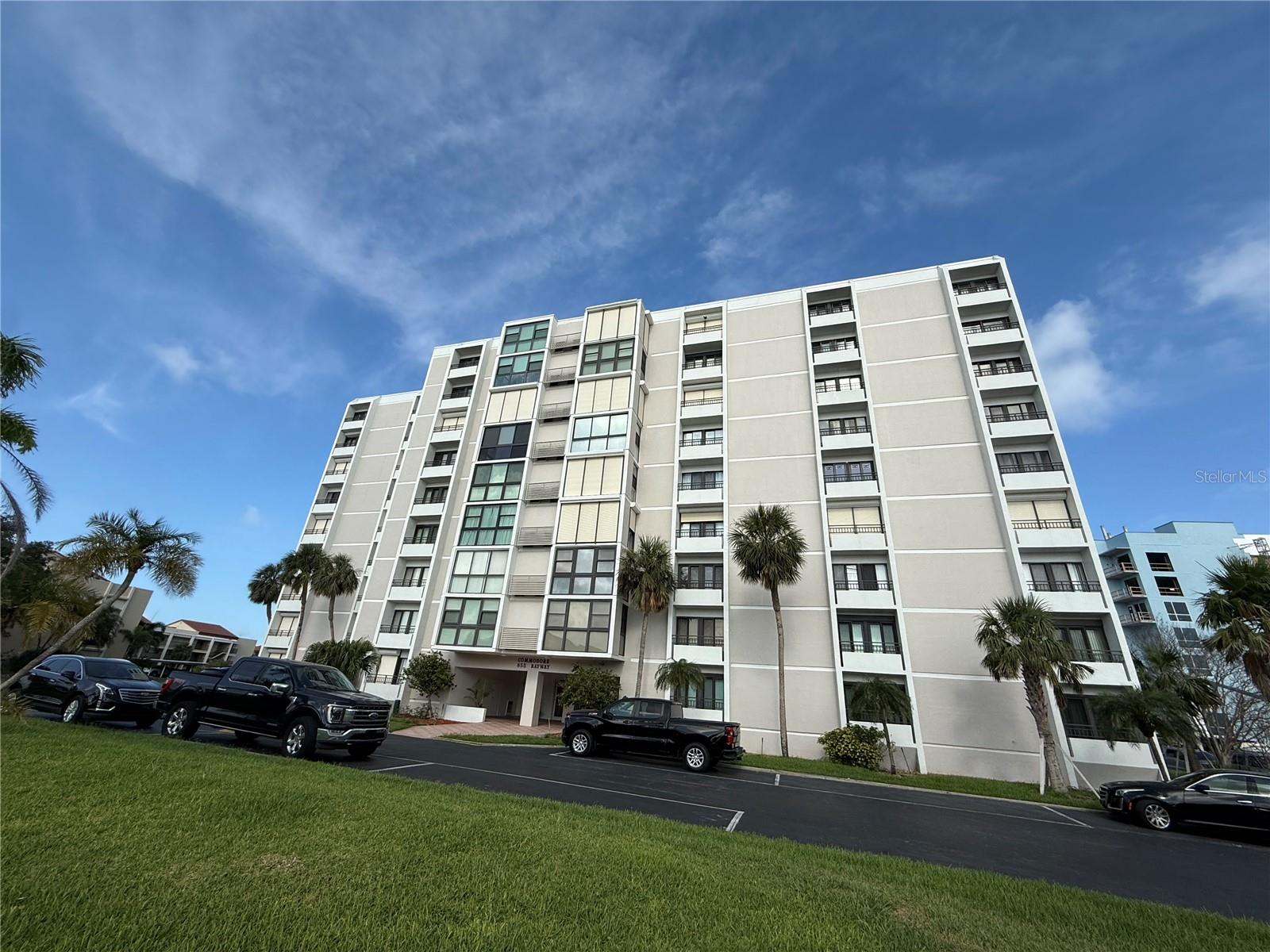 Image 4 of 58 For 855 Bayway Boulevard 908