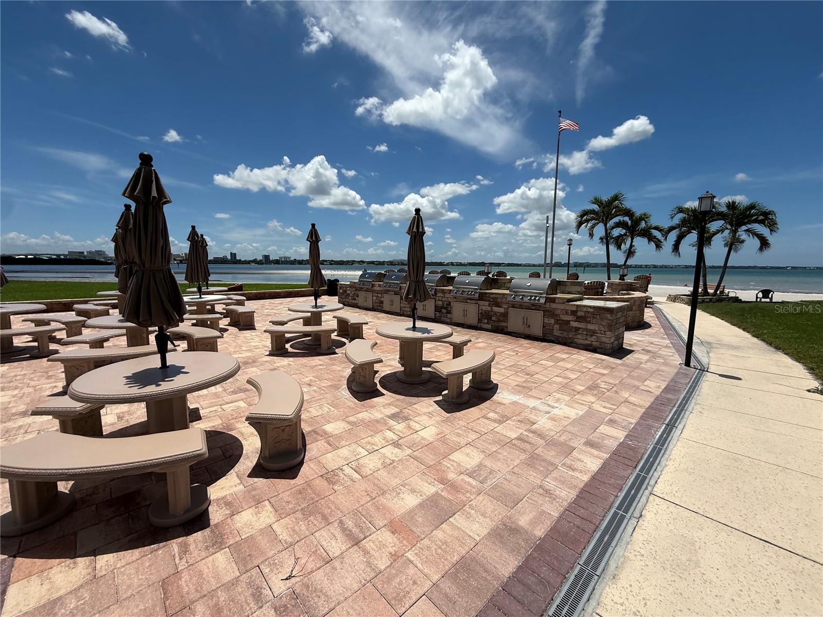 Image 46 of 58 For 855 Bayway Boulevard 908