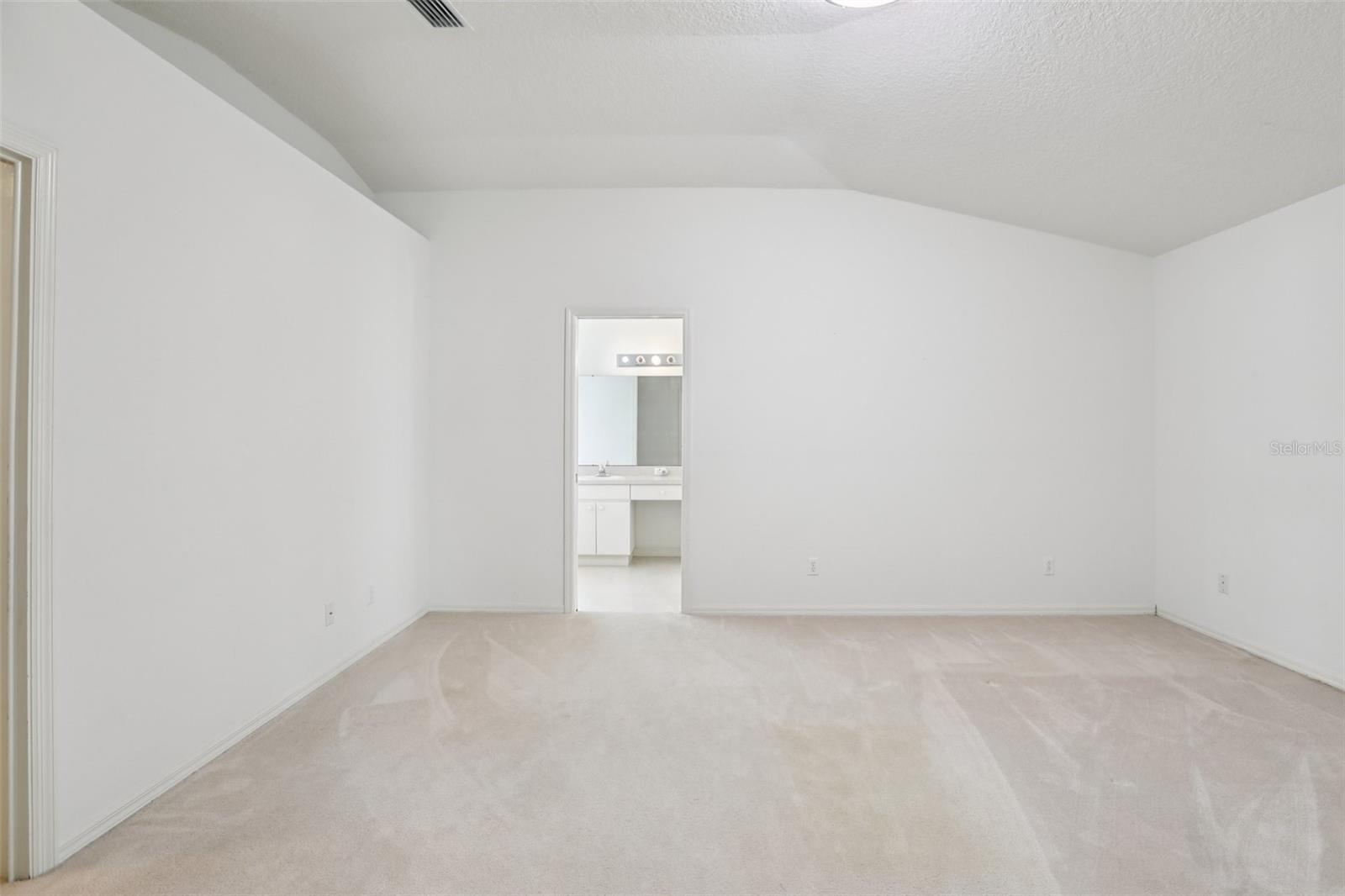 Image 19 of 39 For 2625 Brookville Drive