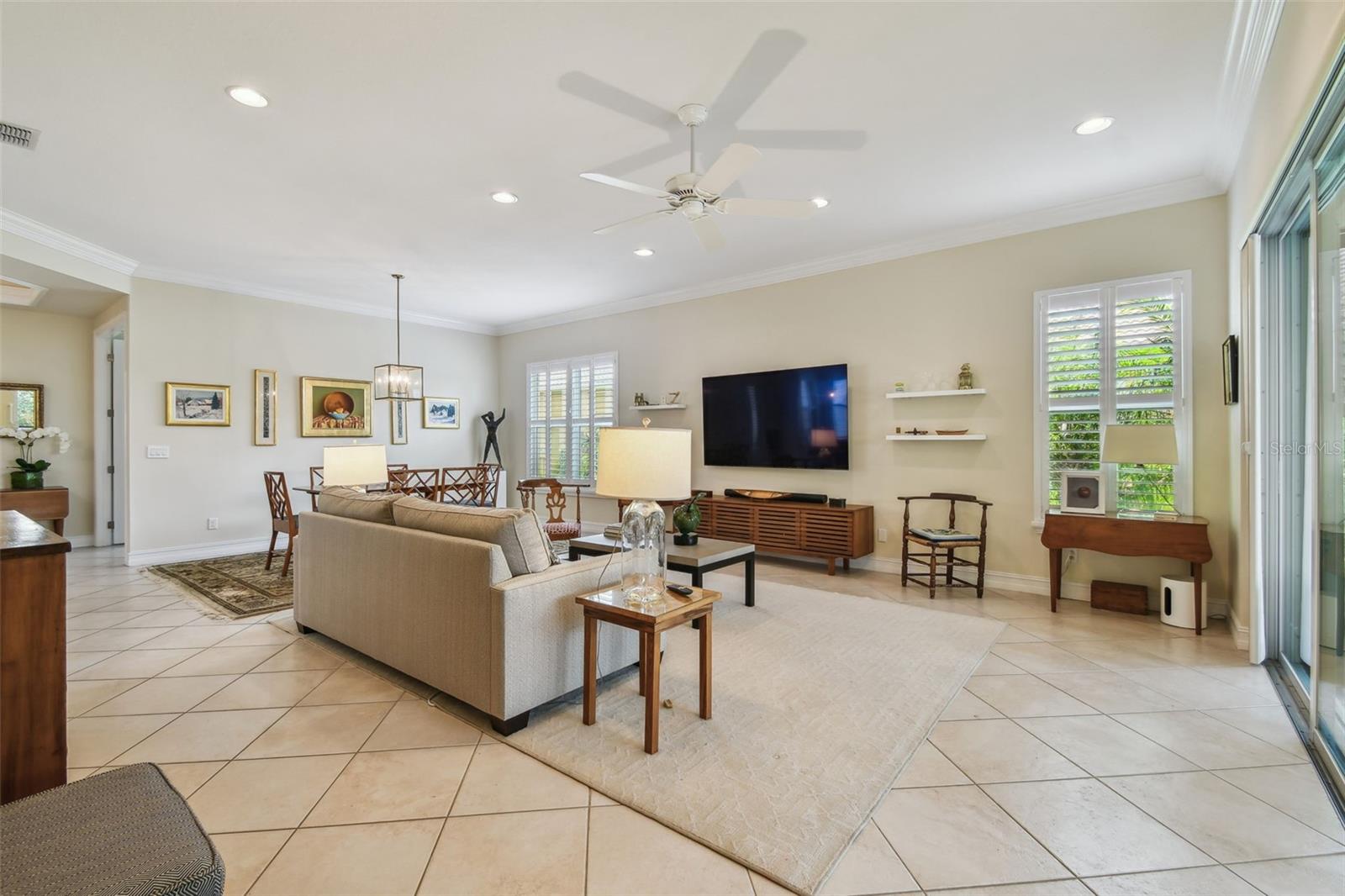 Listing photo id 13 for 5103 Shady Stone Place