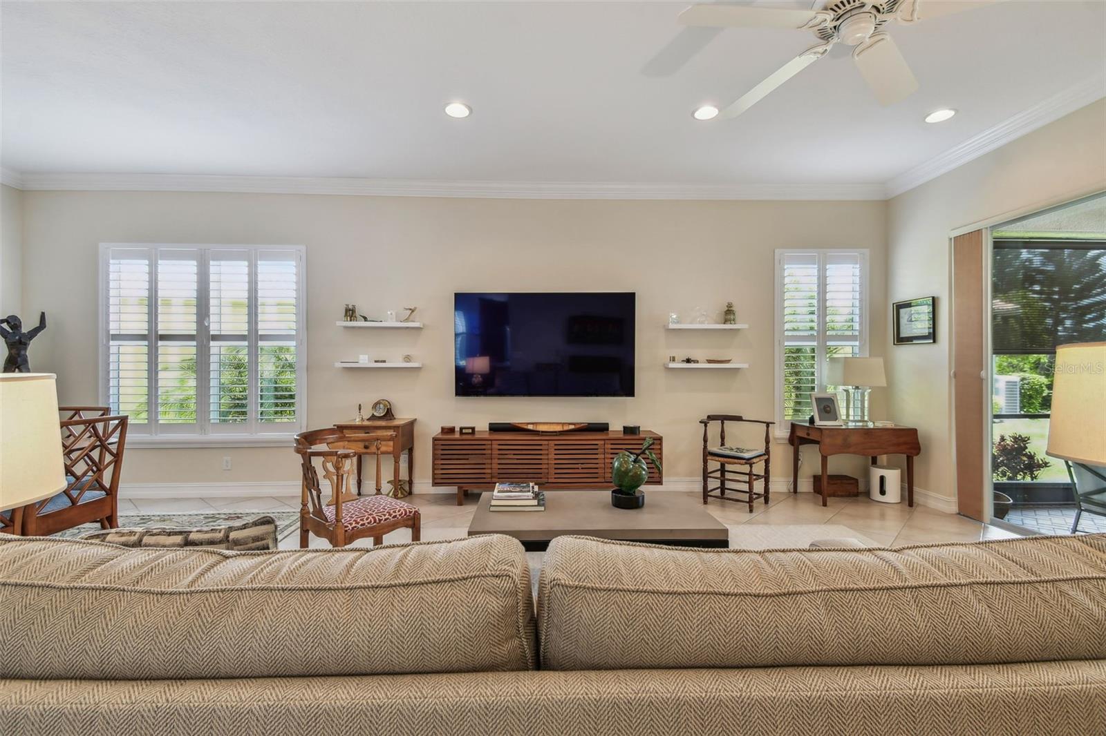 Listing photo id 14 for 5103 Shady Stone Place