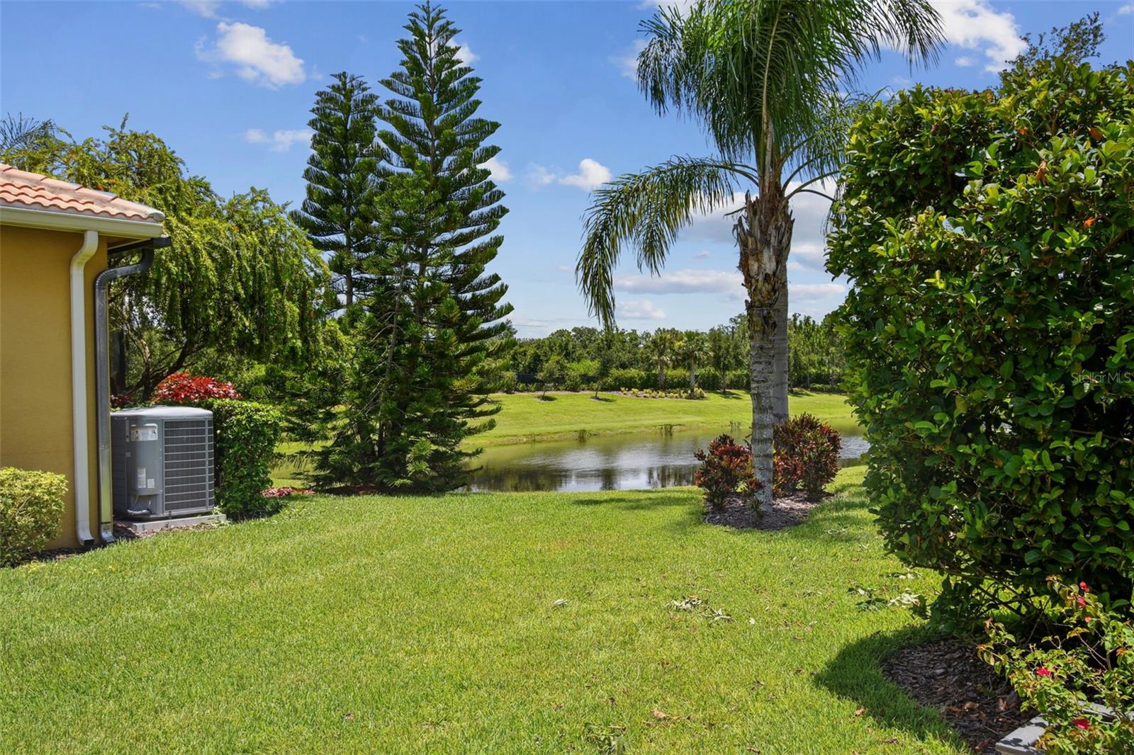 Listing photo id 17 for 5103 Shady Stone Place