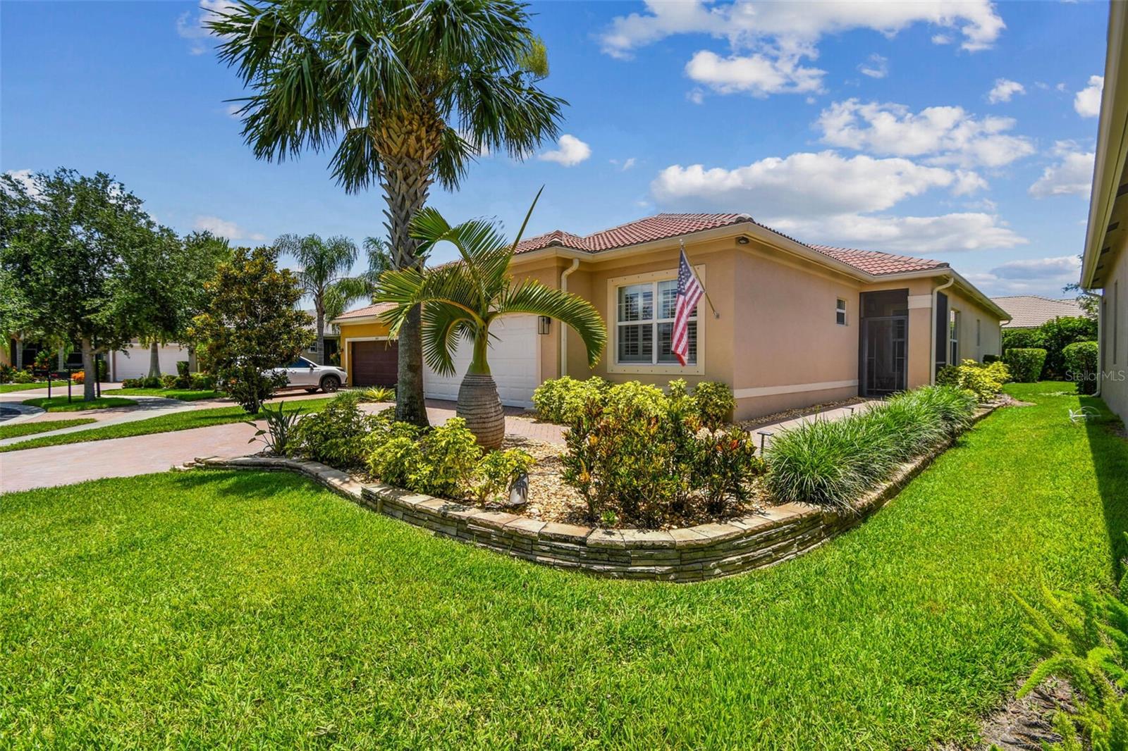 Listing photo id 0 for 5103 Shady Stone Place