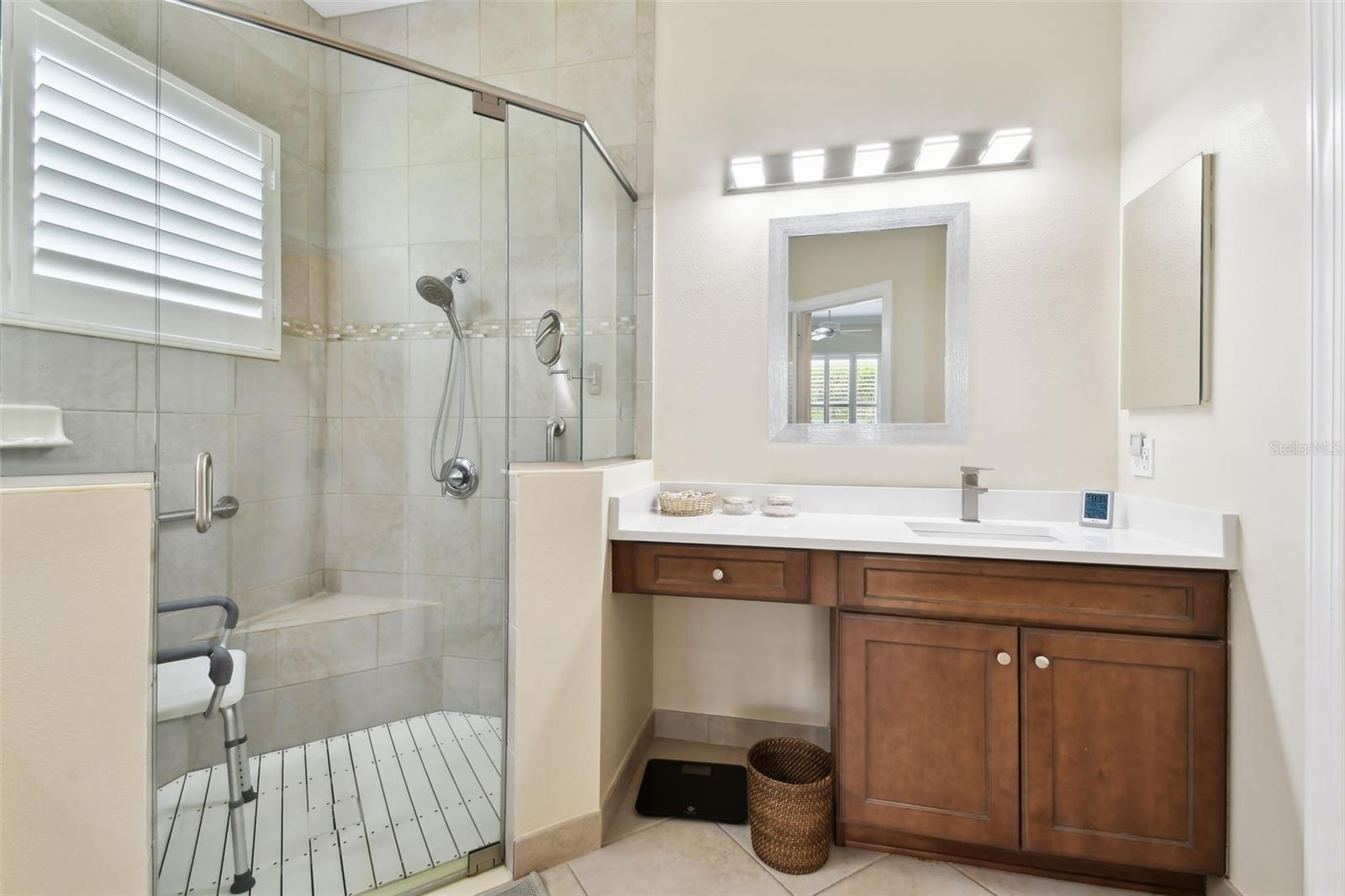 Listing photo id 26 for 5103 Shady Stone Place