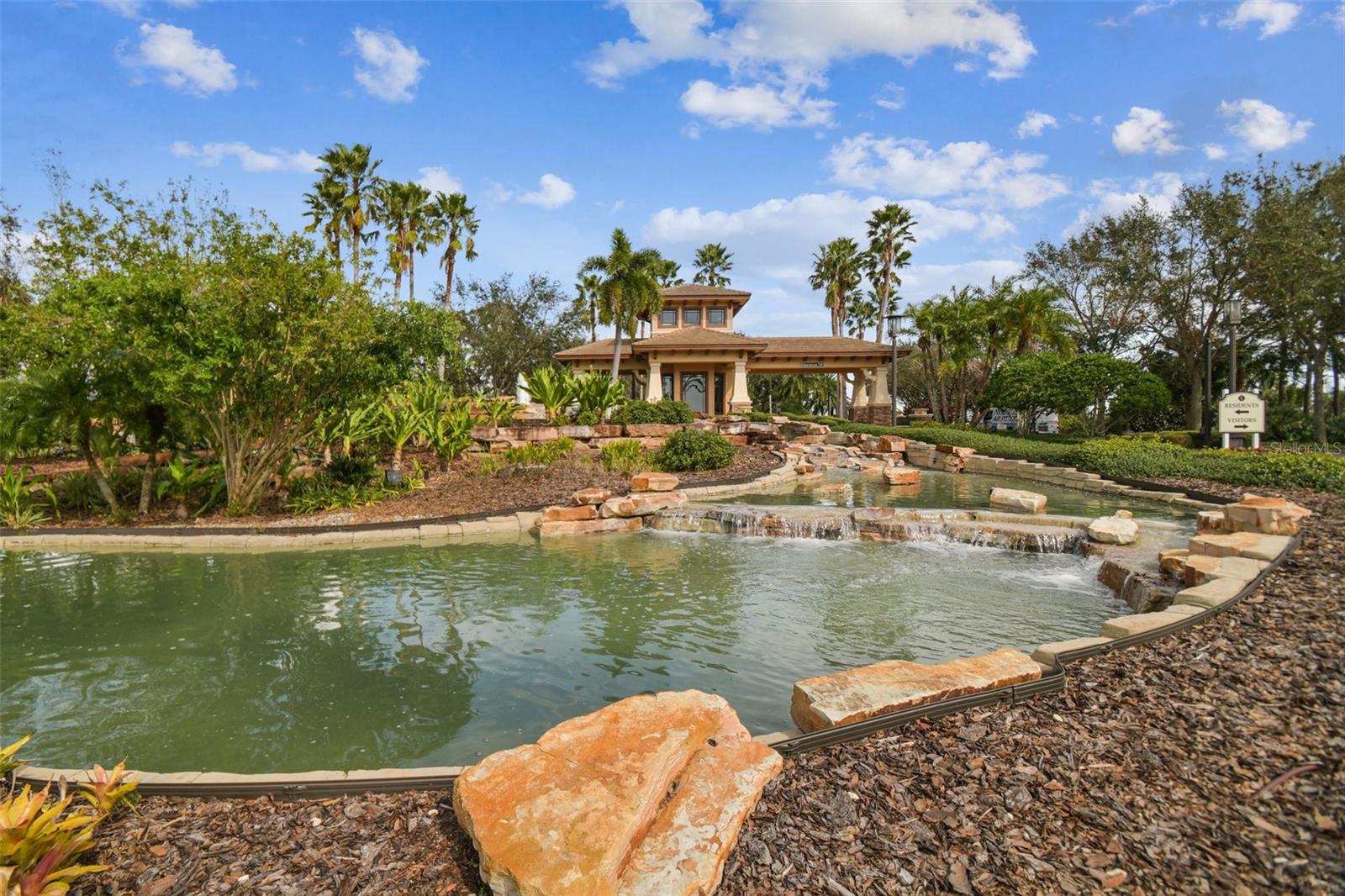 Listing photo id 37 for 5103 Shady Stone Place