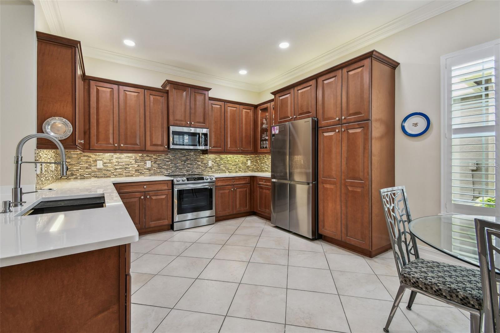 Listing photo id 5 for 5103 Shady Stone Place