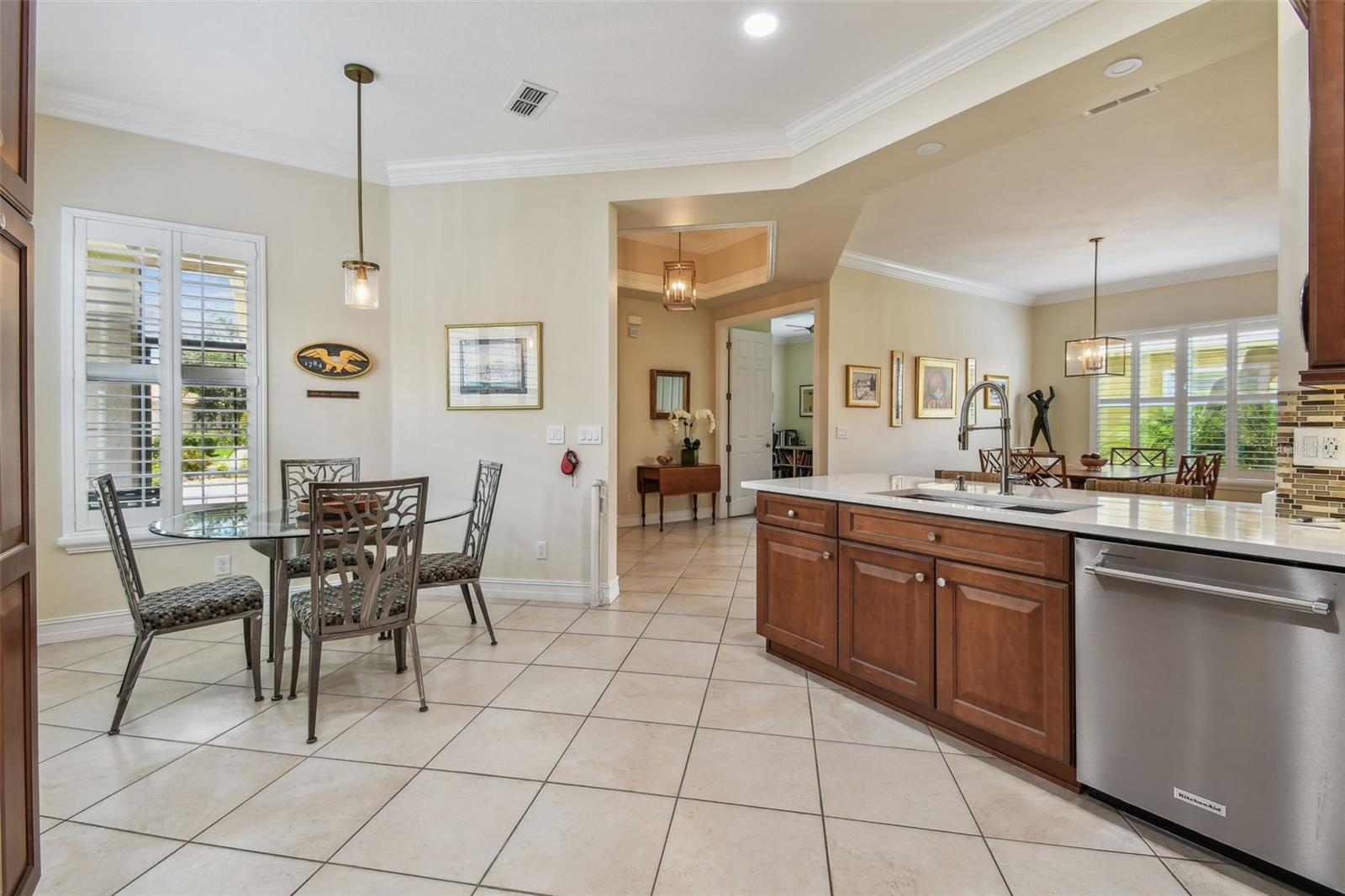 Listing photo id 7 for 5103 Shady Stone Place