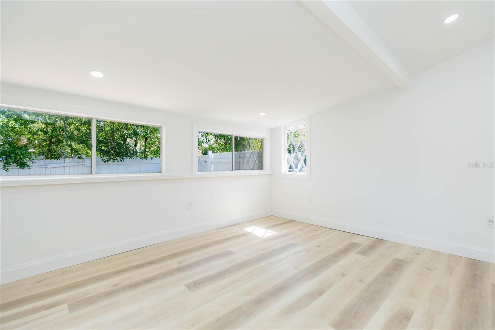 Image 23 of 41 For 9445 Cardy Street
