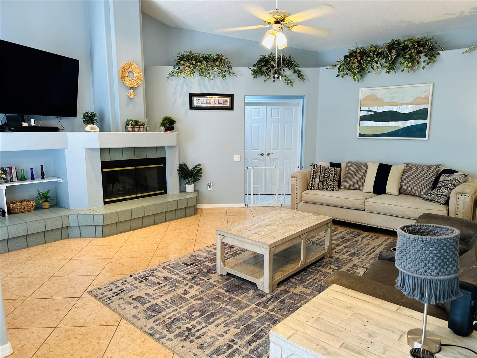 Image 11 of 70 For 14334 Teasdale Avenue