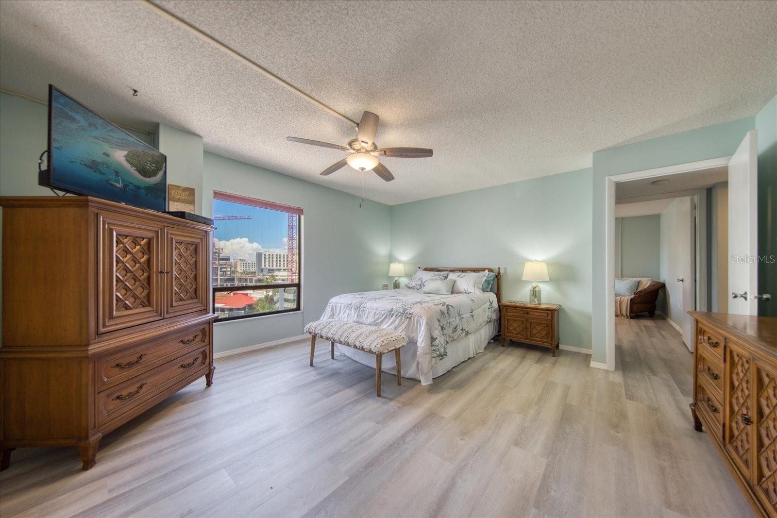Image 15 of 36 For 440 Gulfview Boulevard 701