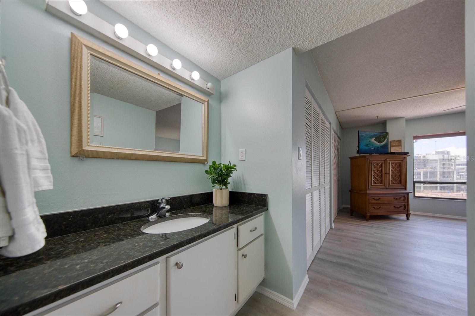 Image 18 of 36 For 440 Gulfview Boulevard 701