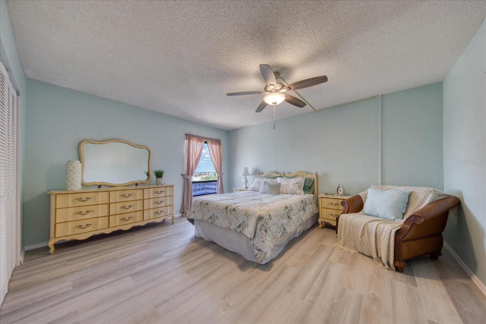 Image 21 of 36 For 440 Gulfview Boulevard 701