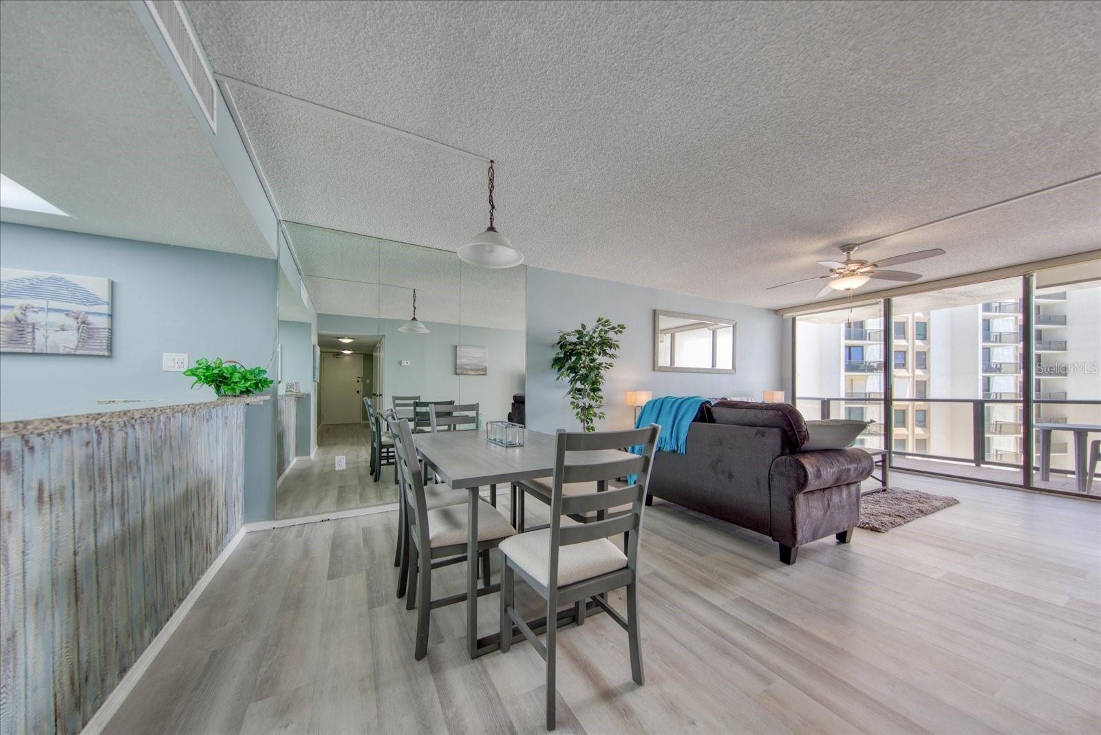 Image 3 of 36 For 440 Gulfview Boulevard 701
