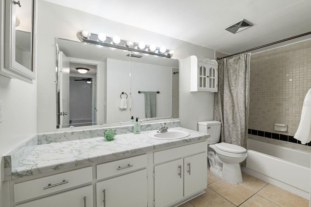 Image 12 of 29 For 6312 Newtown Circle 12a5